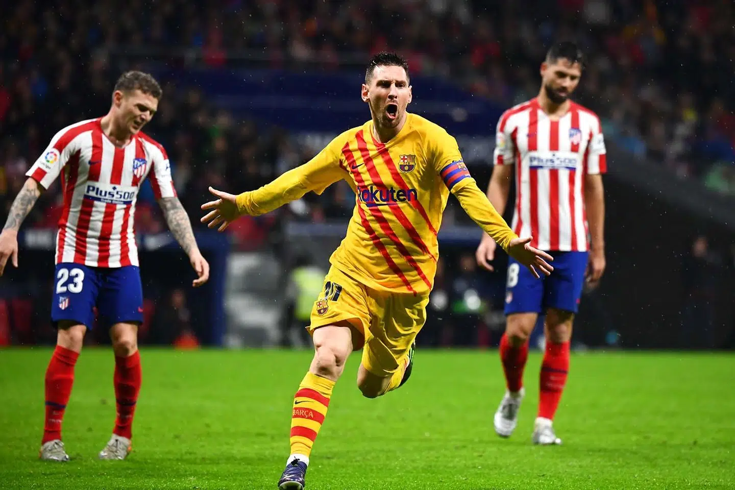 Lionel Messi fejrer sin scoring mod Atlético Madrid.