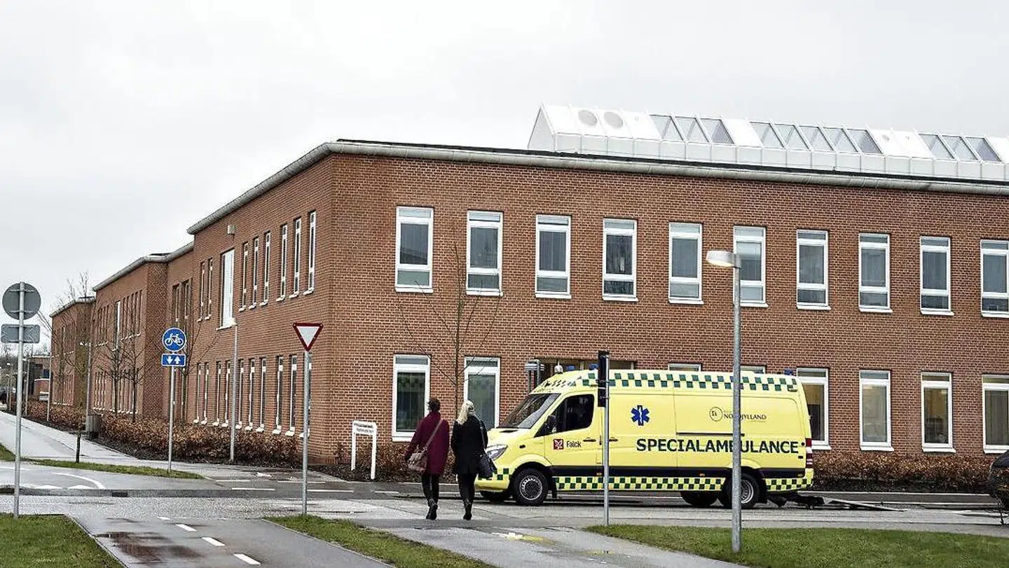 Midt- og Vestjyllands Politi efterforsker den et-årig piges død.