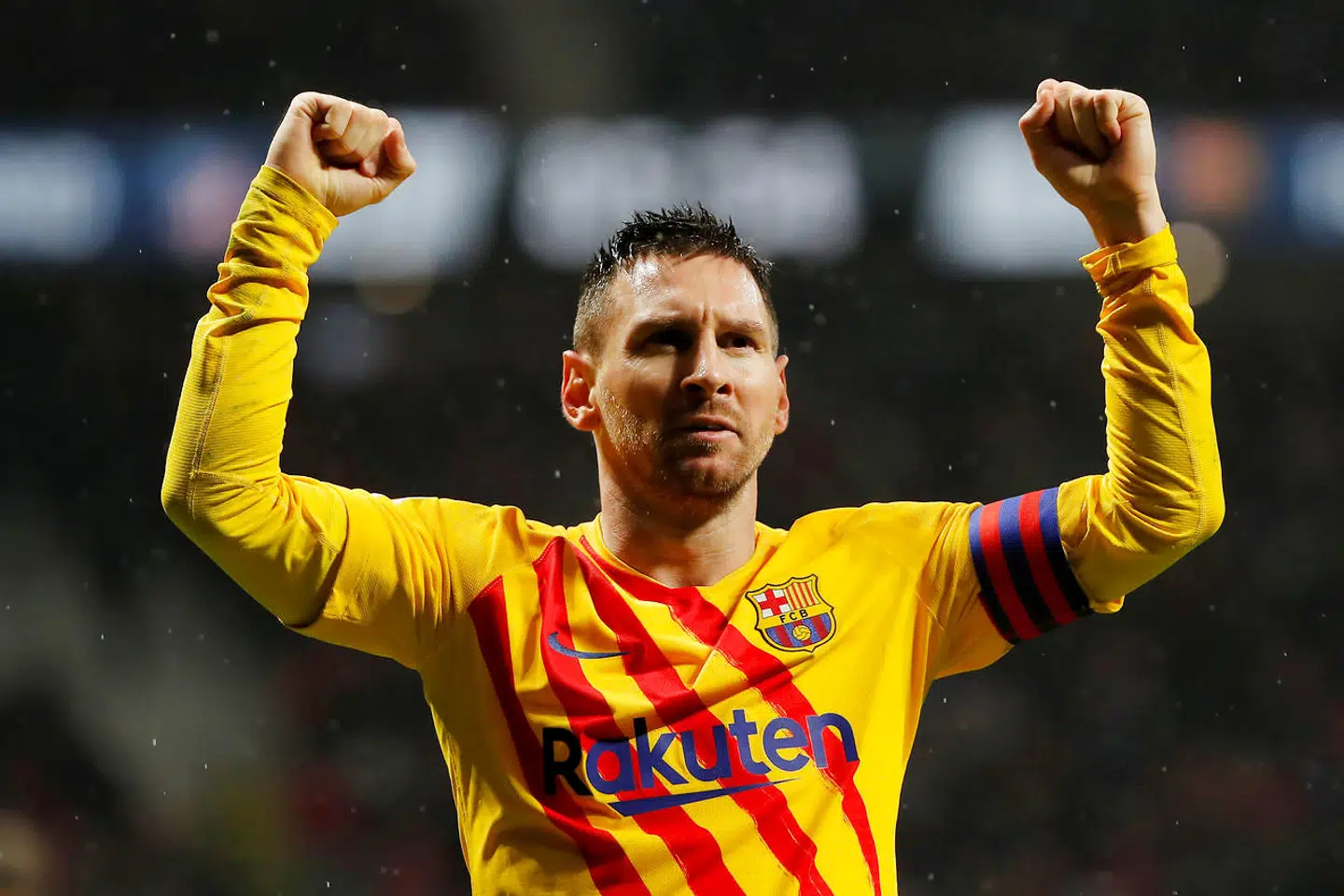 Går alt som ventet, så vil den argentinske Barcelona-spiller Lionel Messi løfte guldbolden mandag aften.