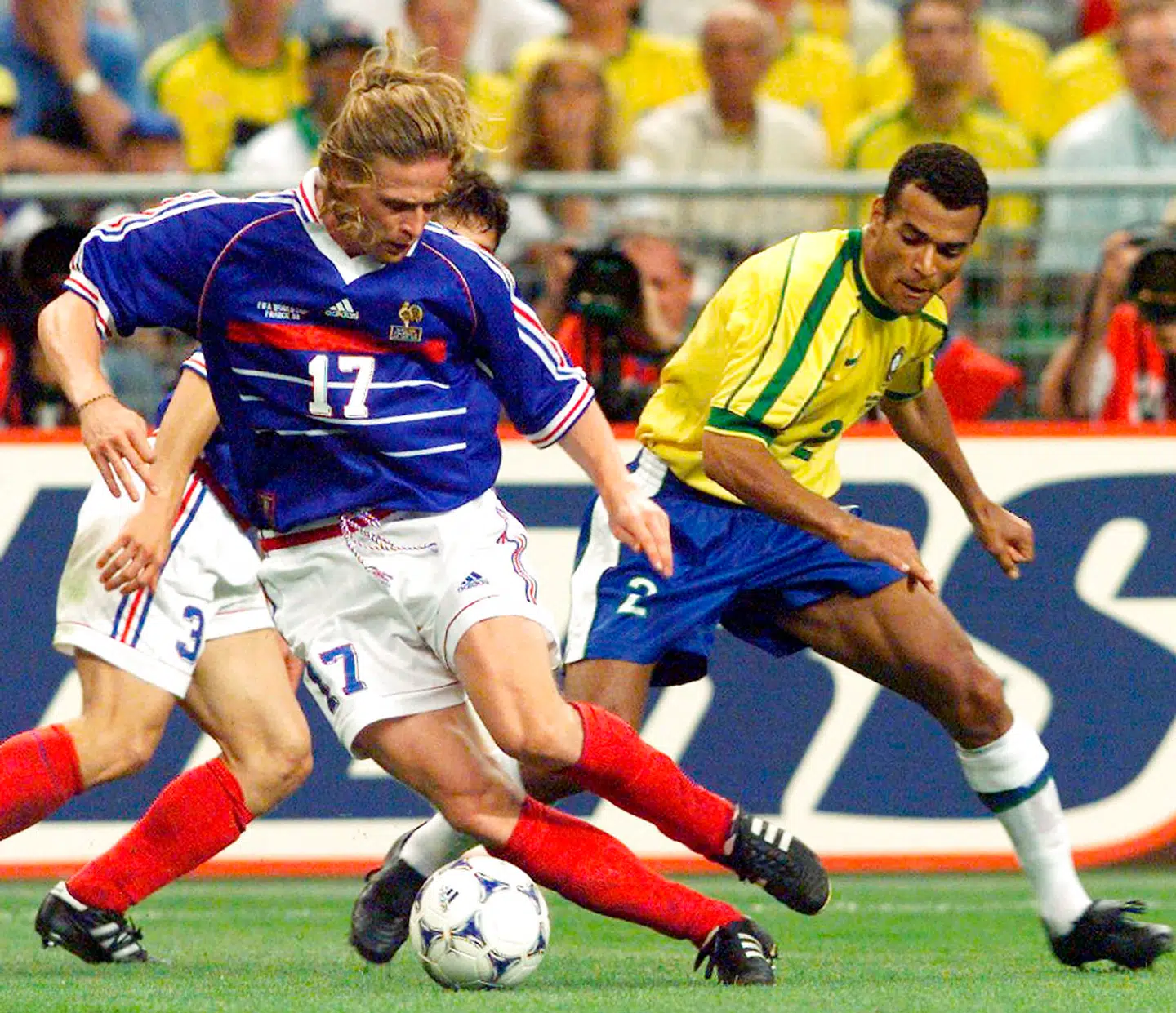 Emmanuel Petit (tv.) blev verdensmester med Frankrig i 1998.