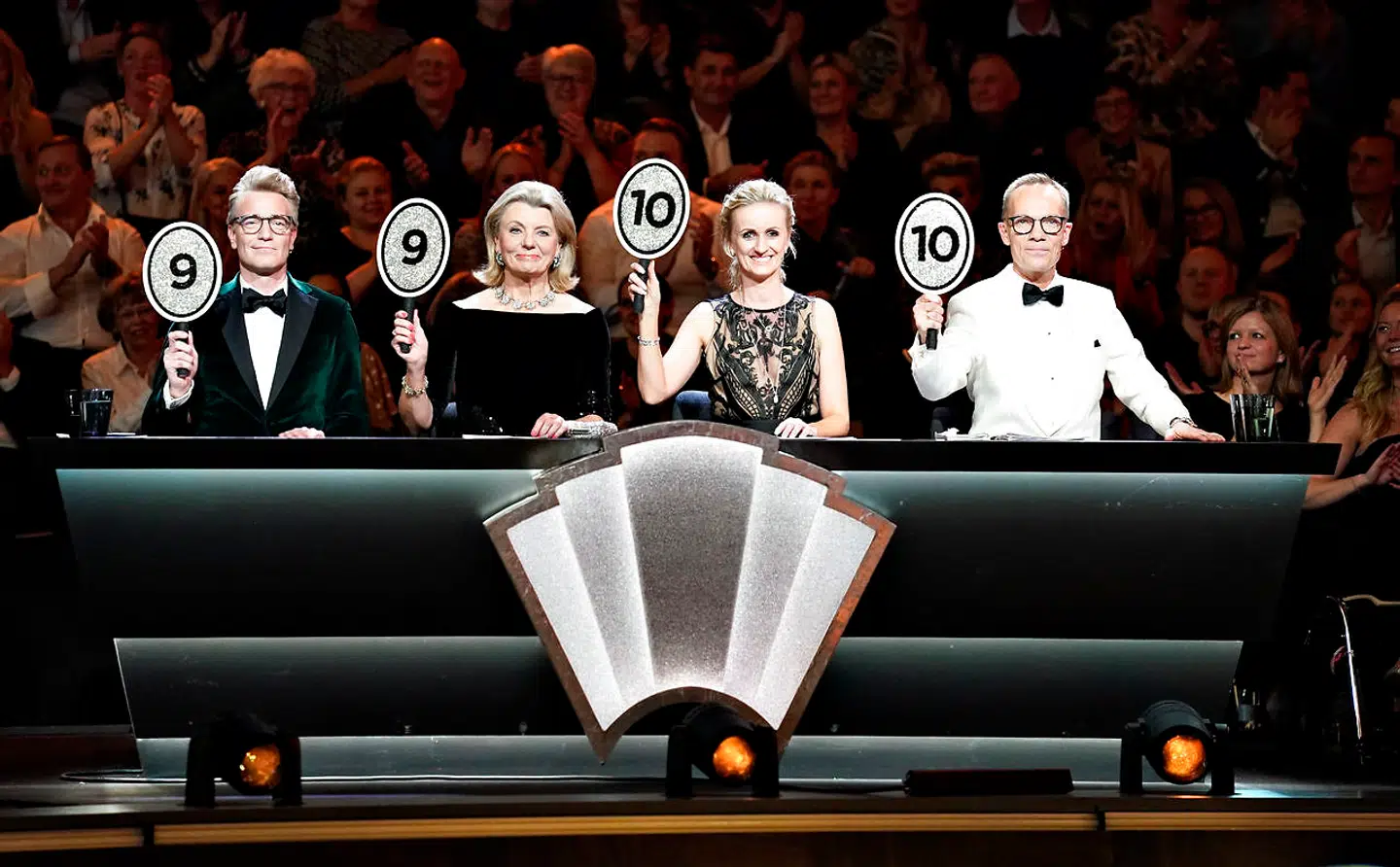 Dommerne Jens Werner, Anne Laxholm, Marianne Eihilt og Nikolaj Hübbe ses her ved finalen i "Vild med dans" i Forum Horsens, fredag den 28. november 2019.