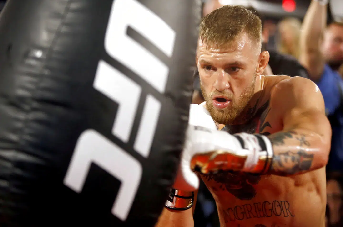 Der er mindre end to måneder til, at Conor McGregor skal i ringen igen.