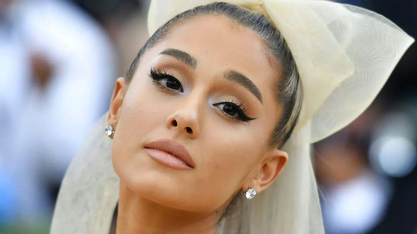 Det kan være svært at se forskel på Ariana Grande og Paige Niemann. Her er det dog den rigtige Ariana Grande.