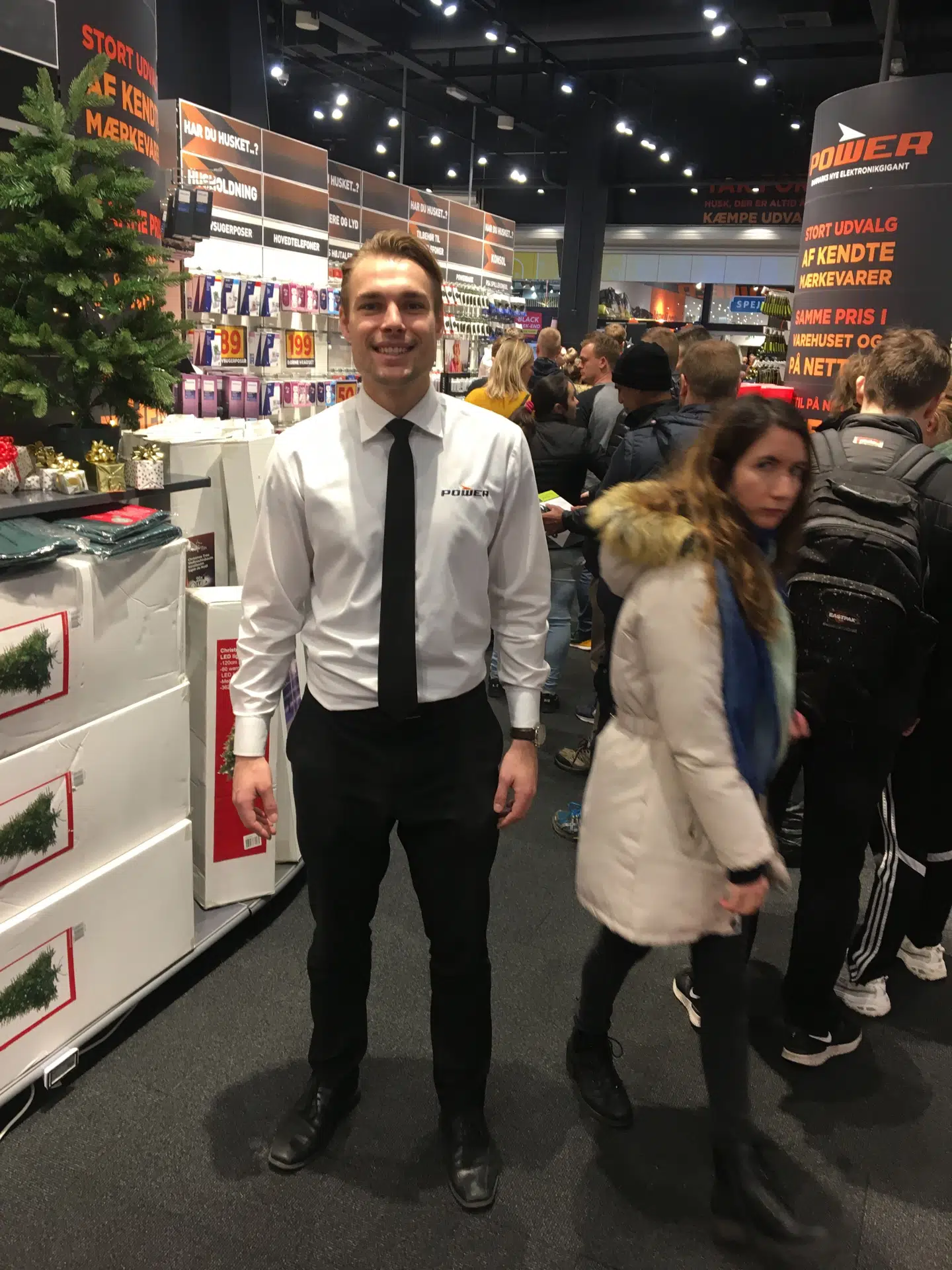 Andreas Huusmann, Powers varehuschef i Odense, gav den - lige som kunderne - fuld gas på Black Friday. Foto: Jens Anton Havskov