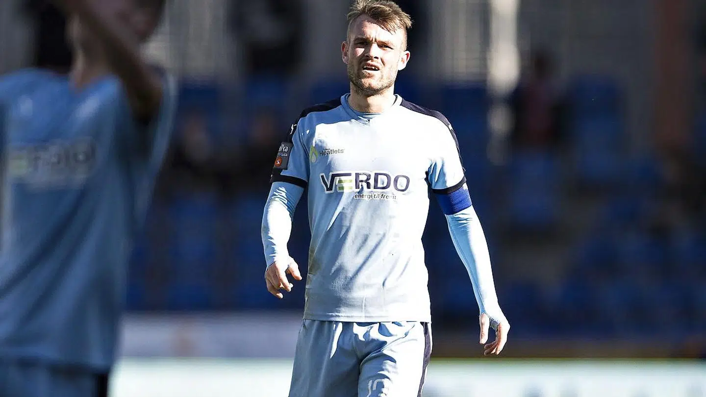 Nuværende Hammarby-spiller Mads Fenger i aktion for Randers FC, da han var anfører i klubben.