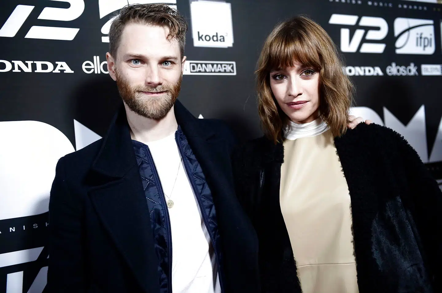 Rød løber til Danish Music Awards fotograferet i Forum i København lørdag den 7. november 2015. Her ses Cecilie Lassen med ledsager. (Foto: Mathias Bojesen/Scanpix 2015)