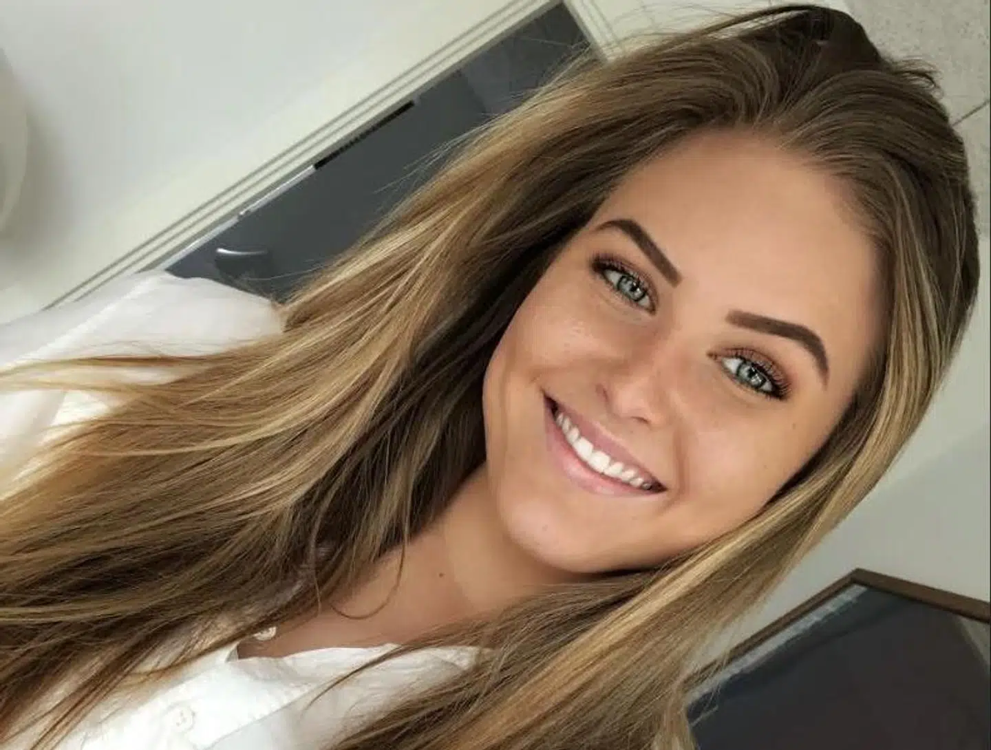 20-årige Emma Lodberg fra Esbjerg arbejde hos Espresso House som barista i 7 måneder.