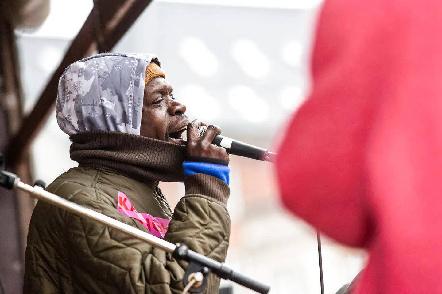 Rapperen Al Agami optræder på scenen. 9 organisationer holder demonstration i forbindelse med Stram Kurs's rigskongres i landstingssalen lørdag den 23. november 2019.