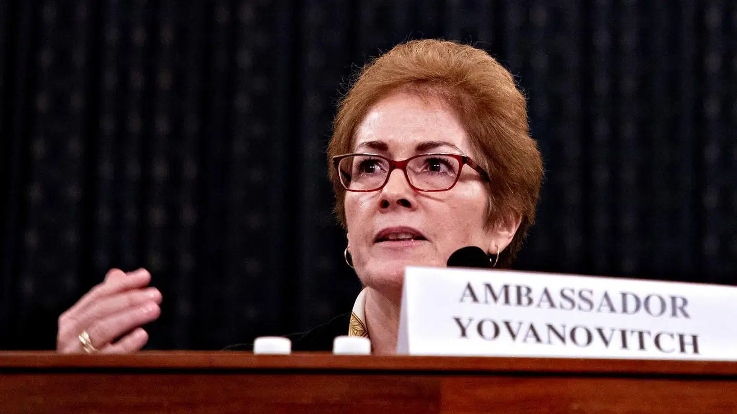USAs forhenværende ambassadør i Ukraine, Marie Yovanovitch blev afhørt i over otte timer.