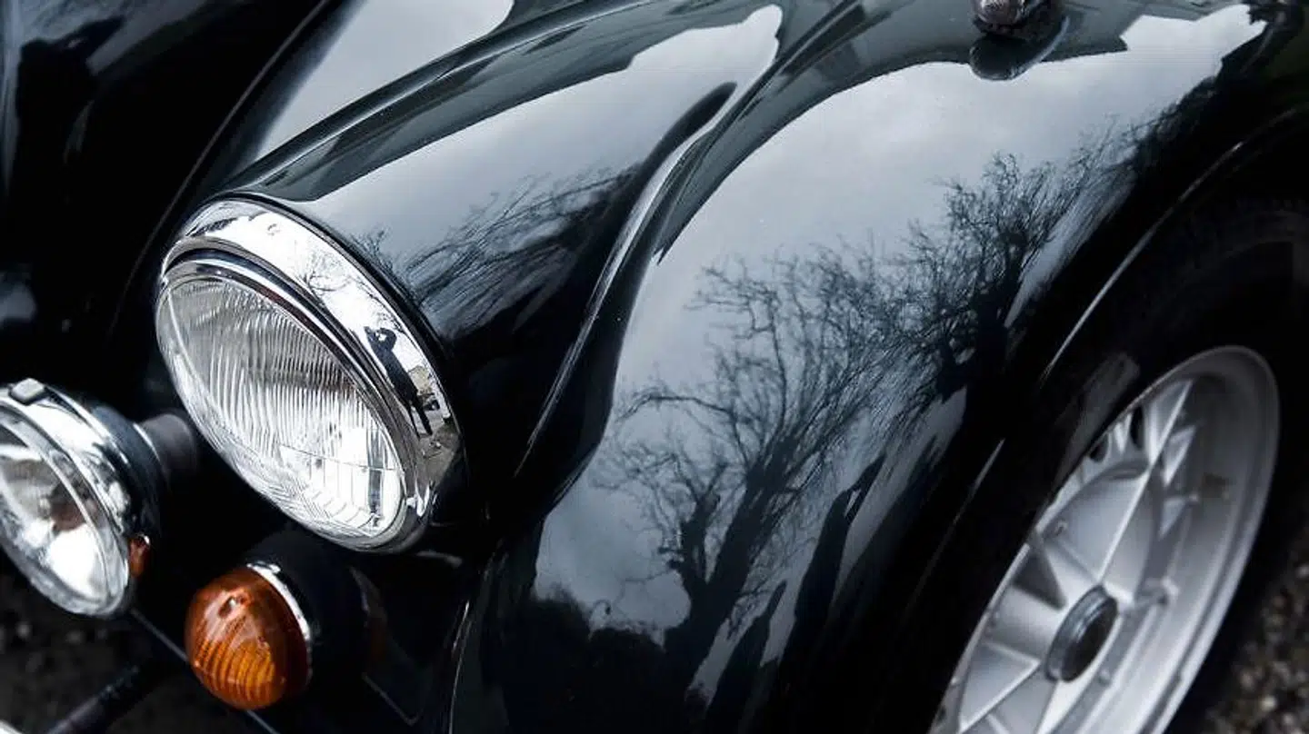 Kenneth Falke Theil solgte biler for millioner, få dage senere gik et af hans selskaber konkurs.