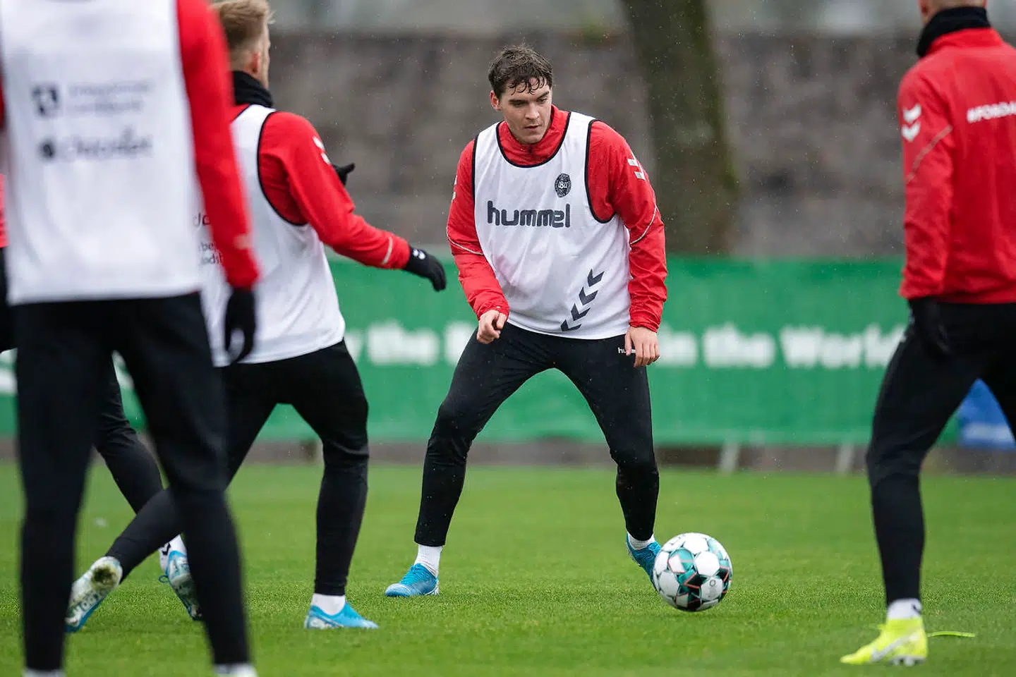 Robert Skov i aktion til landsholdstræningen i Herning.