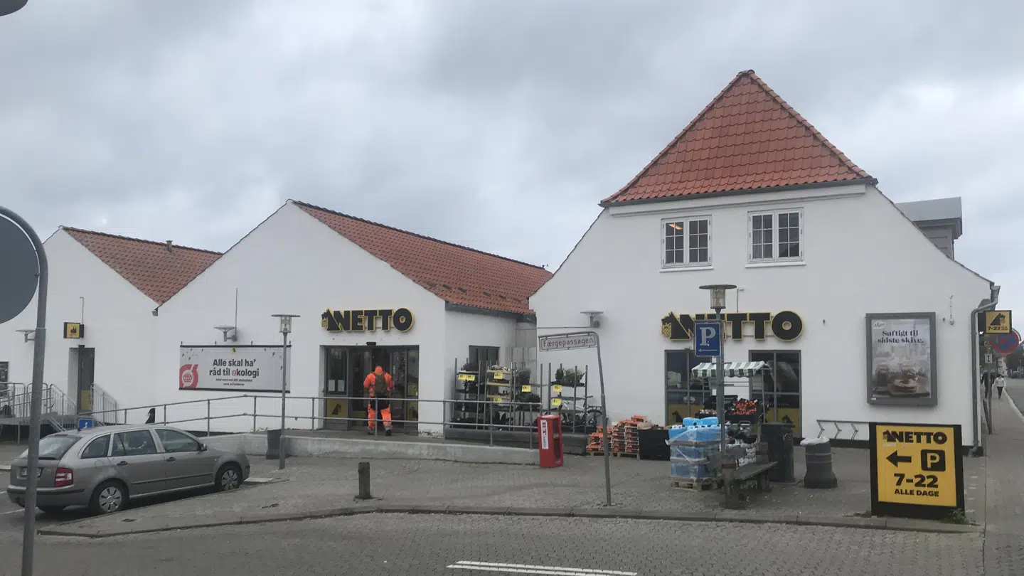 Det var i dette Netto-supermarked, en 19-årig medarbejder blev udsat for vold.