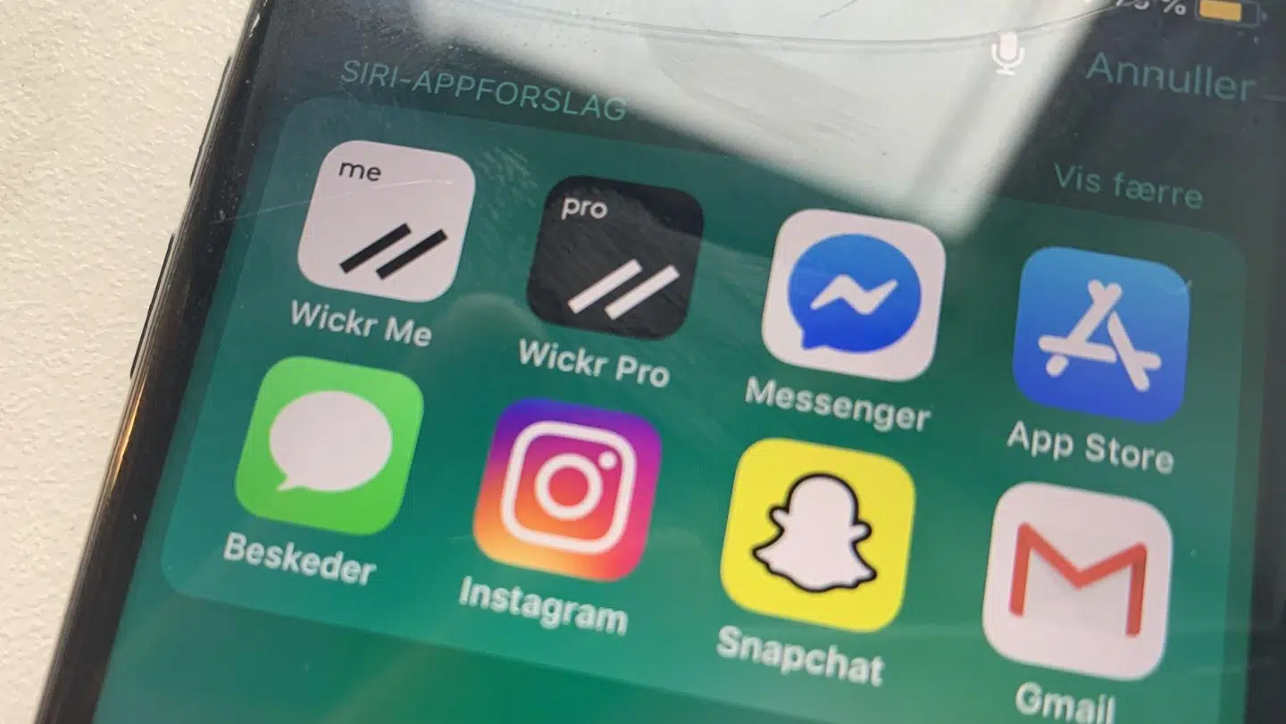 Wickr er den anonyme chattjeneste, hvor brugerne selv kan bestemme, hvor lang tid der skal gå, før samtalen bliver slettet. Man kan sætte den til at slette med det samme eller vælge det tidsinterval, der passer én bedst. Når samtalen er slettet, kan den ikke genskabes.
