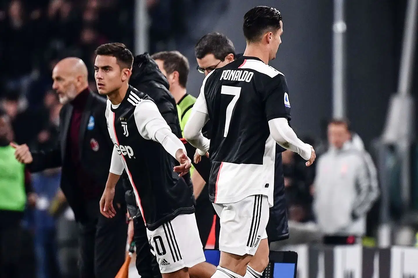 Cristiano Ronaldo (th.) blev erstattet af Paulo Dybala.