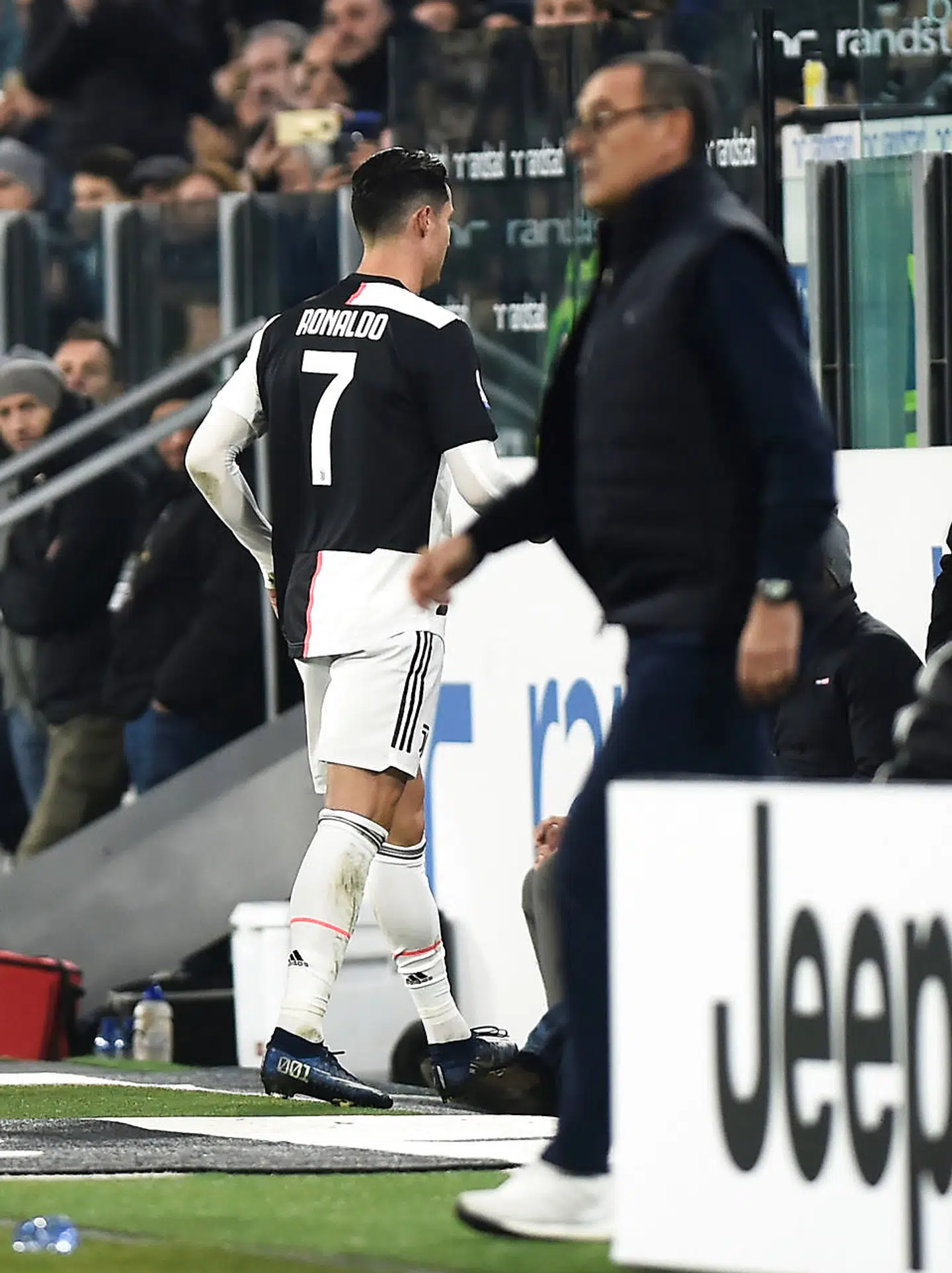 Cristiano Ronaldo gik direkte i omklædningsrummet efter udskiftningen.