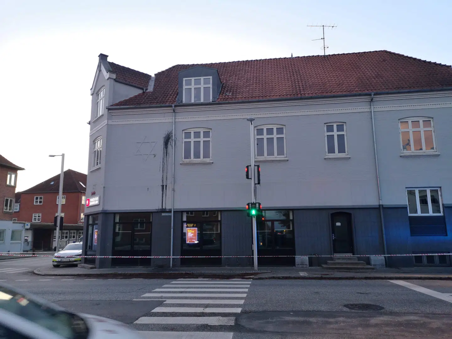 Bygningen på Mariagervej i Randers, hvor en davidsstjerne er blevet forsøgt overhældt med sort maling i weekenden.