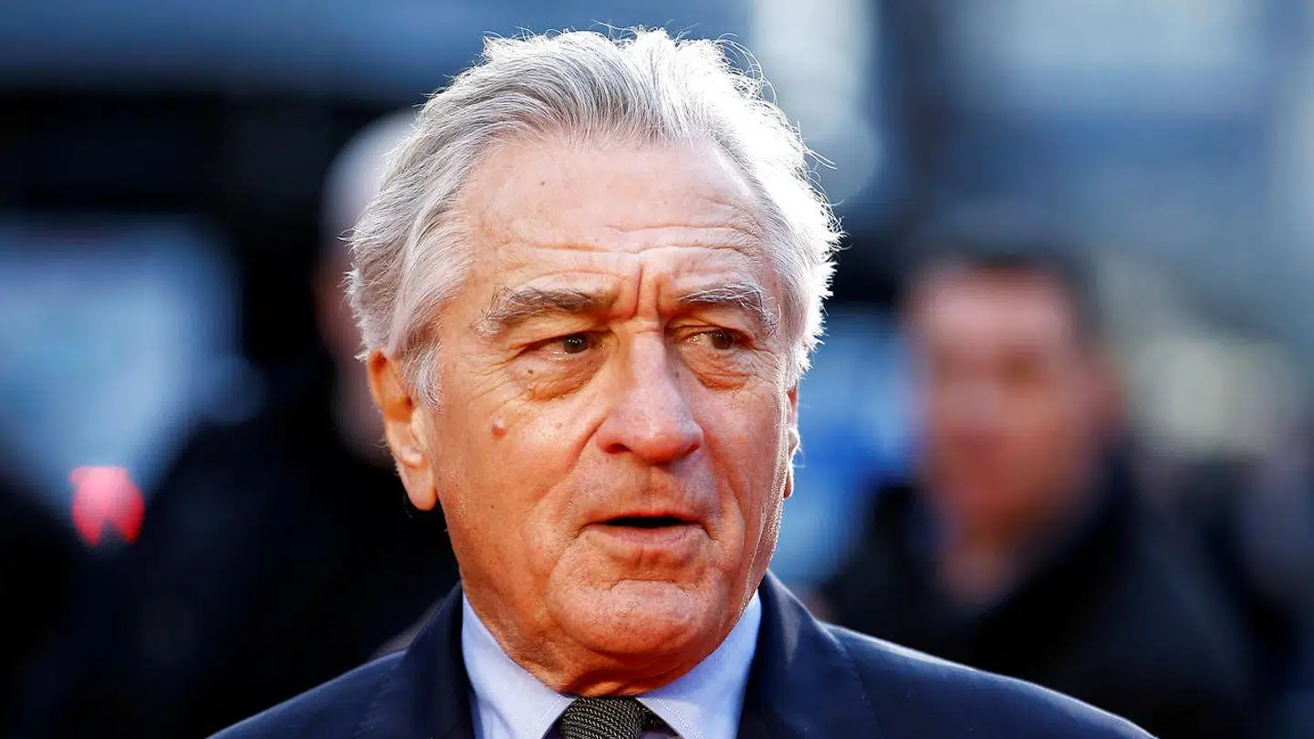 Robert De Niro fortæller, at han fortryder forholdet til sin far.