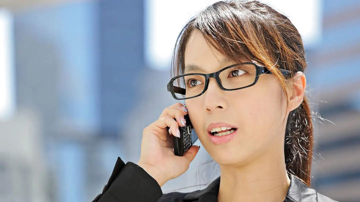 Genrefoto af kvinde med briller.