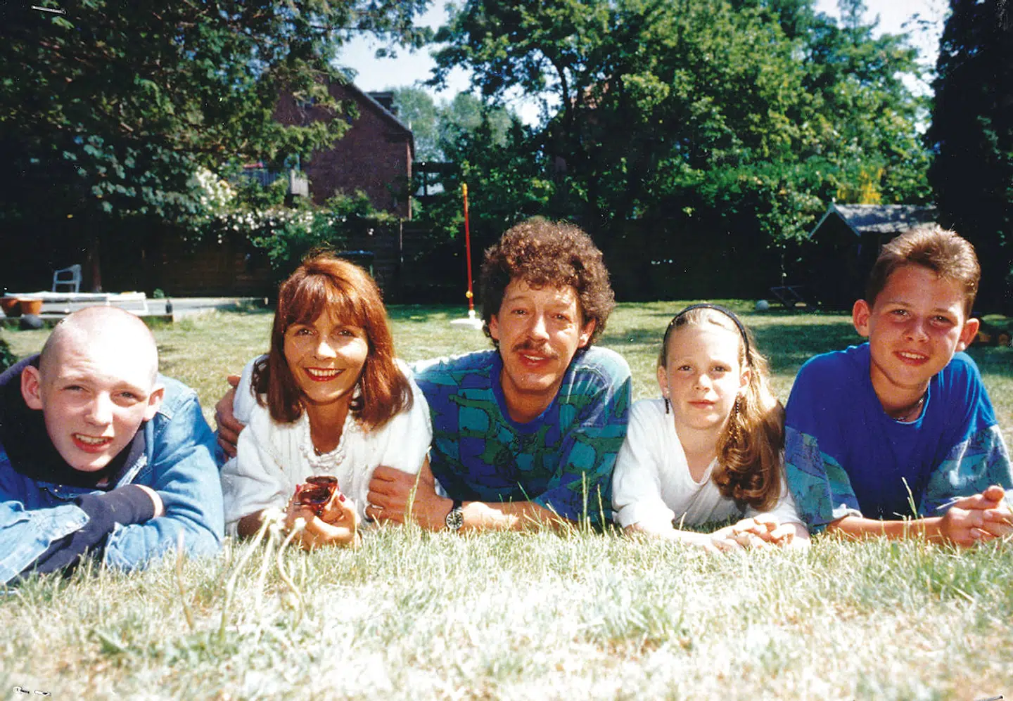 Familien Seebach samlet. Fodboldspilleren Rasmus Seebach yderst til højre.
