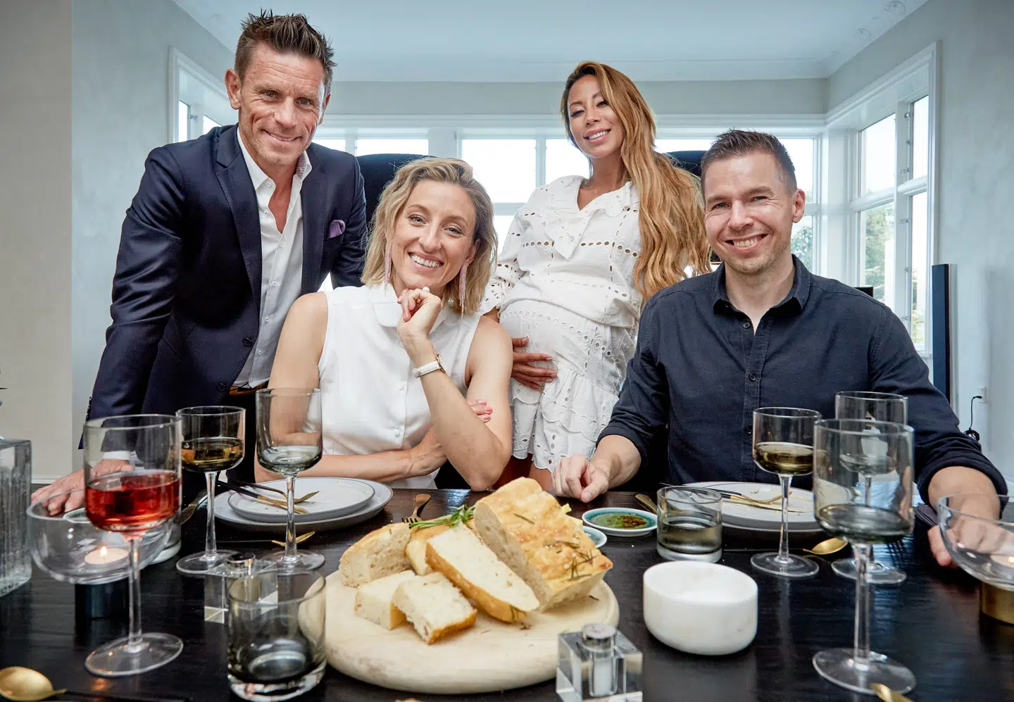 Deltagerne i denne uges 'Til middag hos...' er Allan Nielsen, Annemette Voss, Jackie Navarro og Dan Andersen.