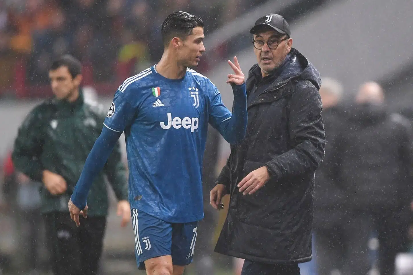 Cristiano Ronaldo bliver skiftet ud i kampen mod Lokomotiv Moskva.