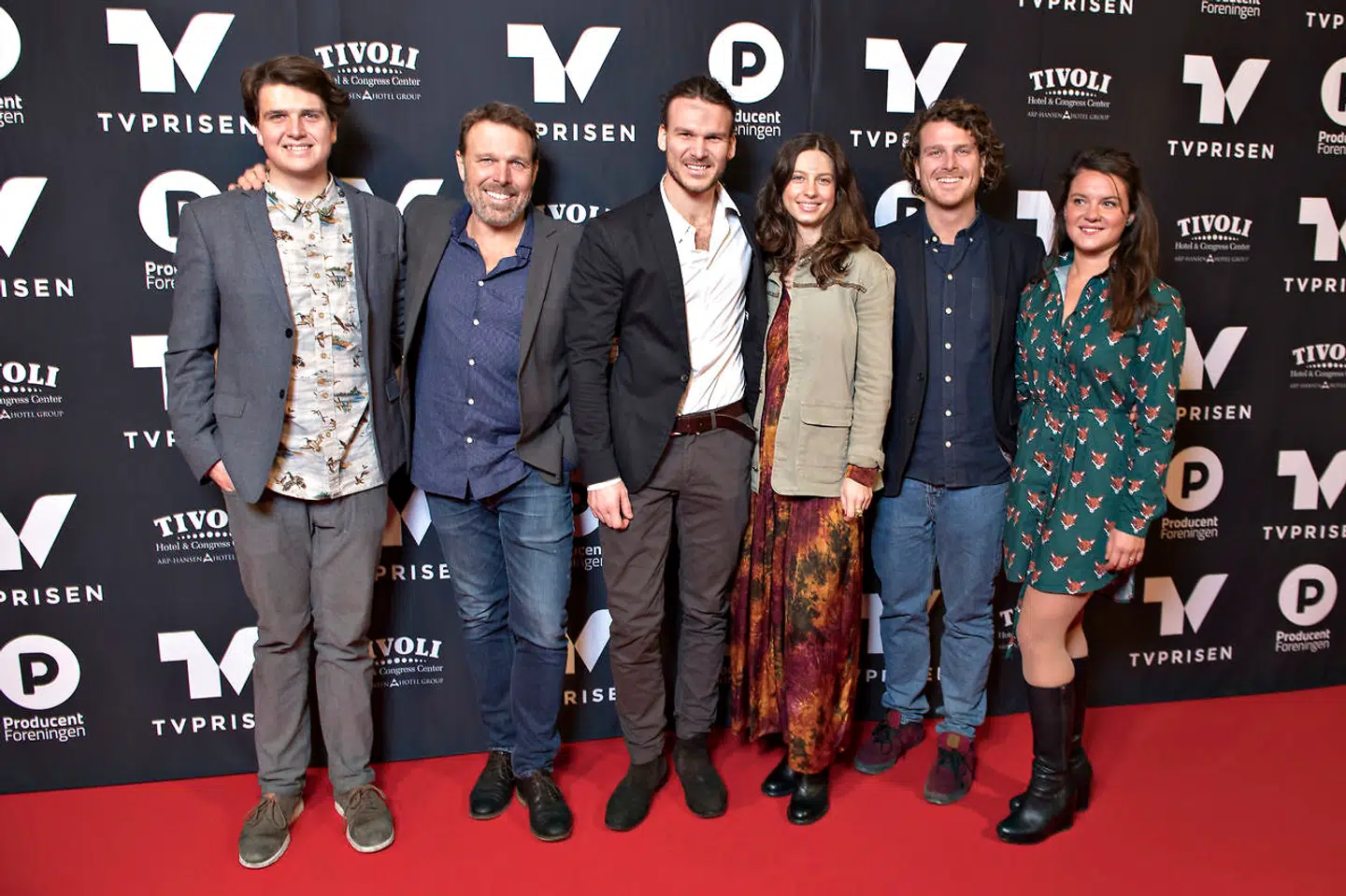 Alfred Midé Erichsen, Mikkel Beha Erichsen, Emil Midé Erichsen og Louise samt Theis Midé Erichsen og Ida til Tvprisen 2018.