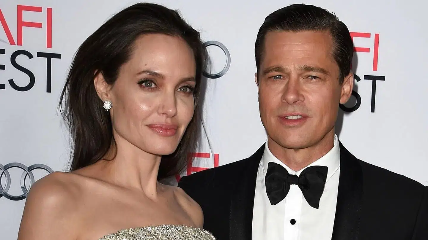 Angelina Jolie og Brad Pitt gik offentligt med deres brud i 2016.