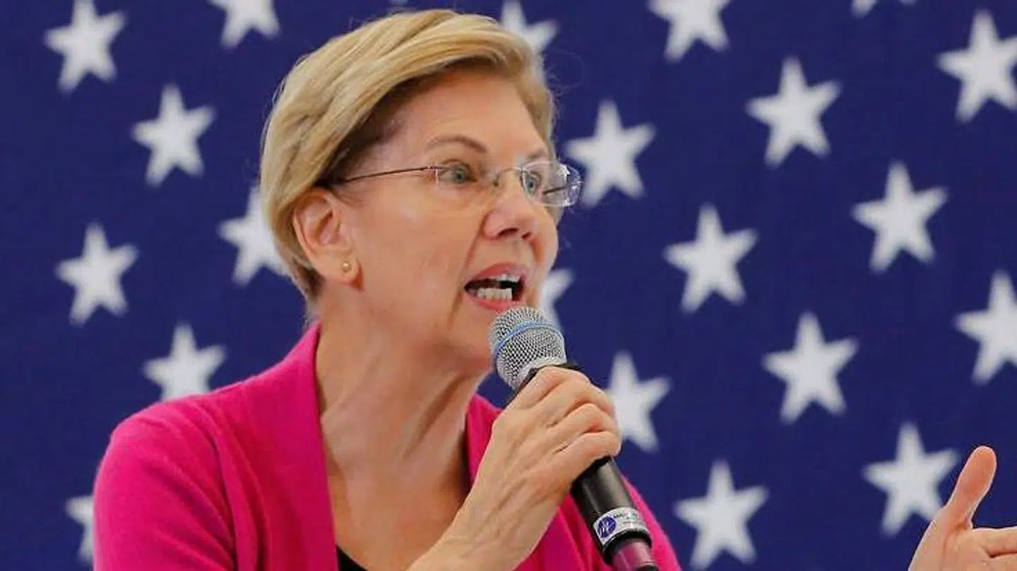 Præsidentkandidat Elizabeth Warren vil have offentlig sygesikring til alle. Hun fastholder, at det nye system ikke vil føre til skatteforhøjelser for middelklassen.