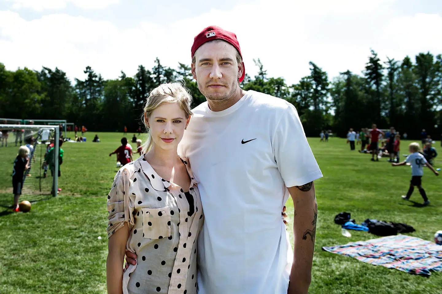 Nicklas Bendtner med Julie Zangenberg i 2013.