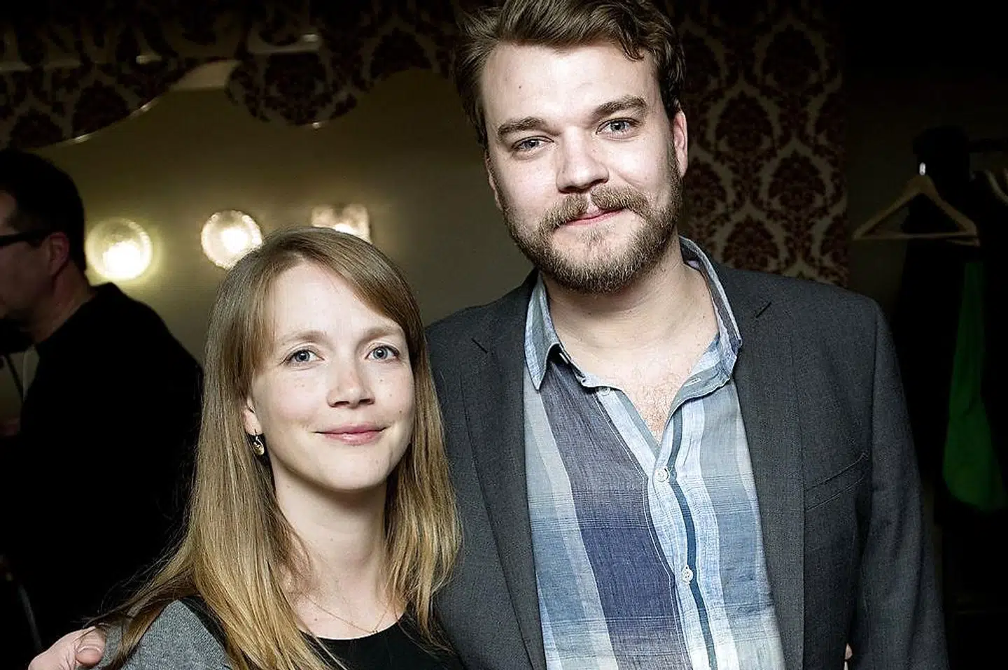 Pilou Asbæk med sin kone Anna Bro.