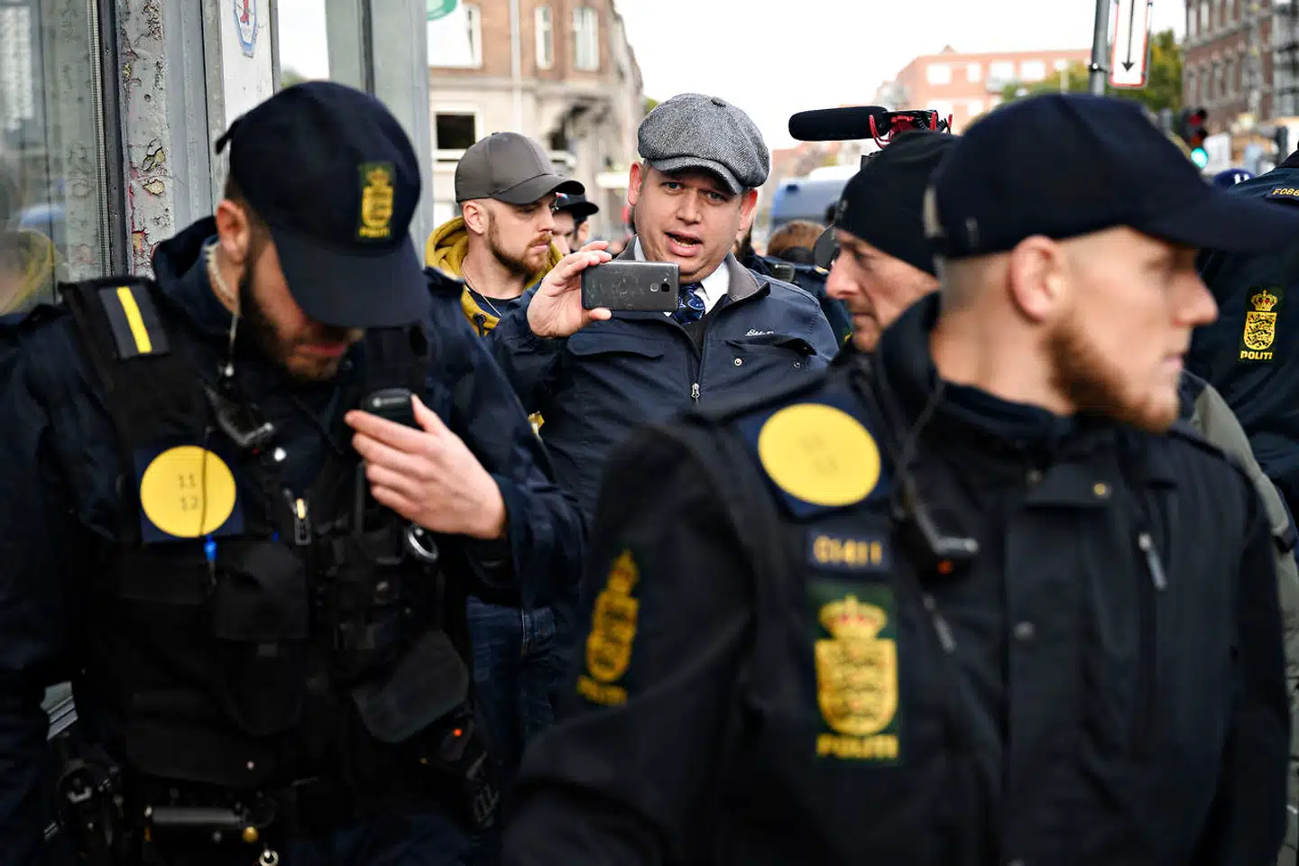 Rasmus Paludan er mandsopdækket af politiet, når han afholder demonstrationer. Her er han fotograferet under en demonstration på Nørrebro i København, tirsdag den 8. oktober 2019. (Foto: Philip Davali/Ritzau Scanpix)