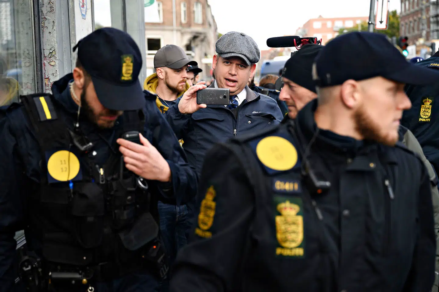 Rasmus Paludan er mandsopdækket af politiet, når han afholder demonstrationer. Her er han fotograferet under en demonstration på Nørrebro i København, tirsdag den 8. oktober 2019. (Foto: Philip Davali/Ritzau Scanpix)