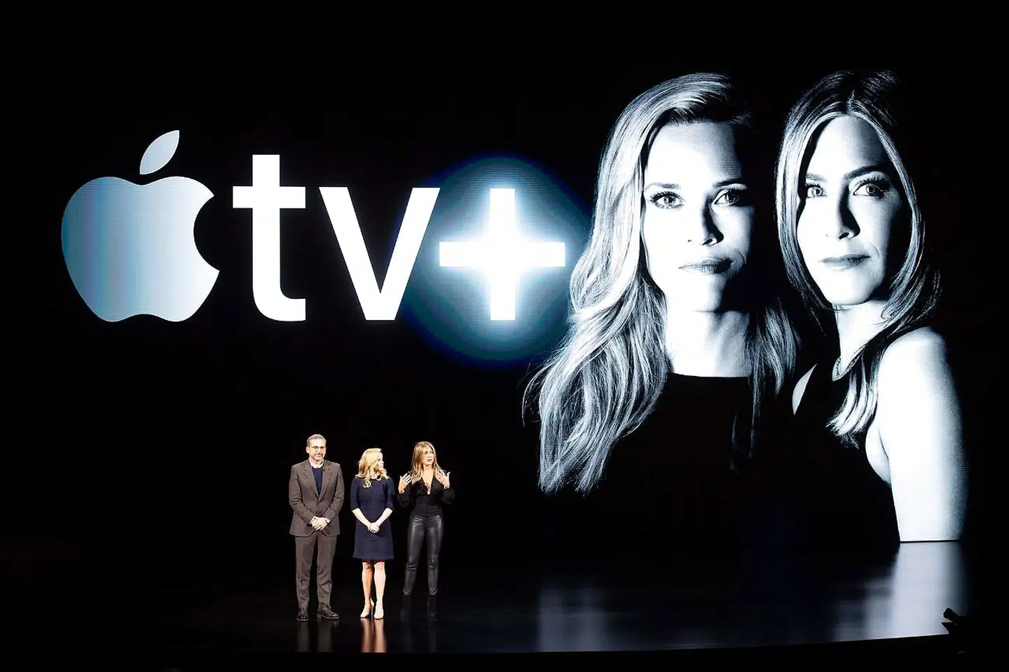 Jennifer Aniston, Reese Witherspoon og Steve Carell spiller med i 'The Morning Show', som bliver trækplasteret i Apples nye streamingtjeneste Apple TV+, der skal tage kampen om med Netflix.