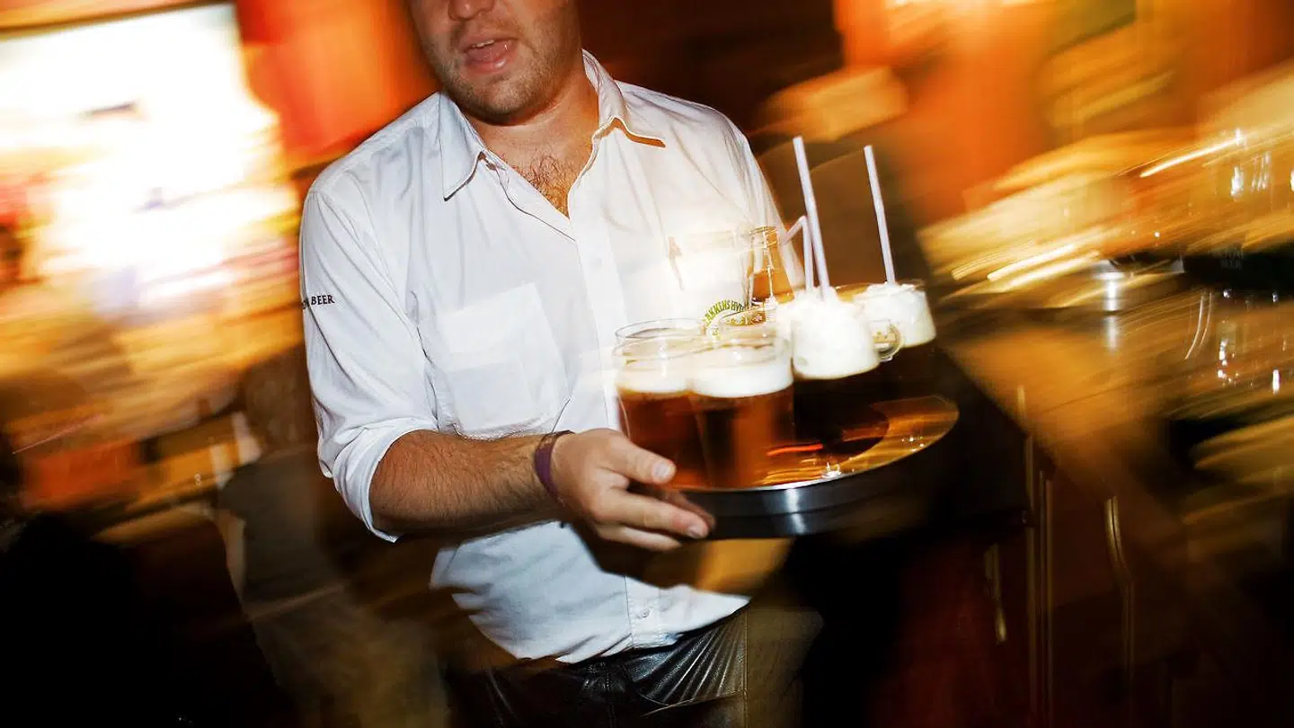 (ARKIV) Adam Falberts 'Rekon Group' køber 18 barer fra NOX Network.