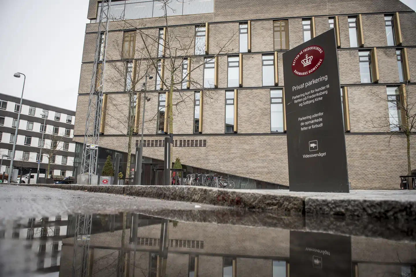 Fredag valgte en dommer ved Retten på Frederiksberg at varetægtsfængsle en 20-årig mand for medvirken til et knivdrab i Valby 9. september. Dermed sidder fire personer fængslet i sagen. (Arkivfoto) Mads Claus Rasmussen/Ritzau Scanpix