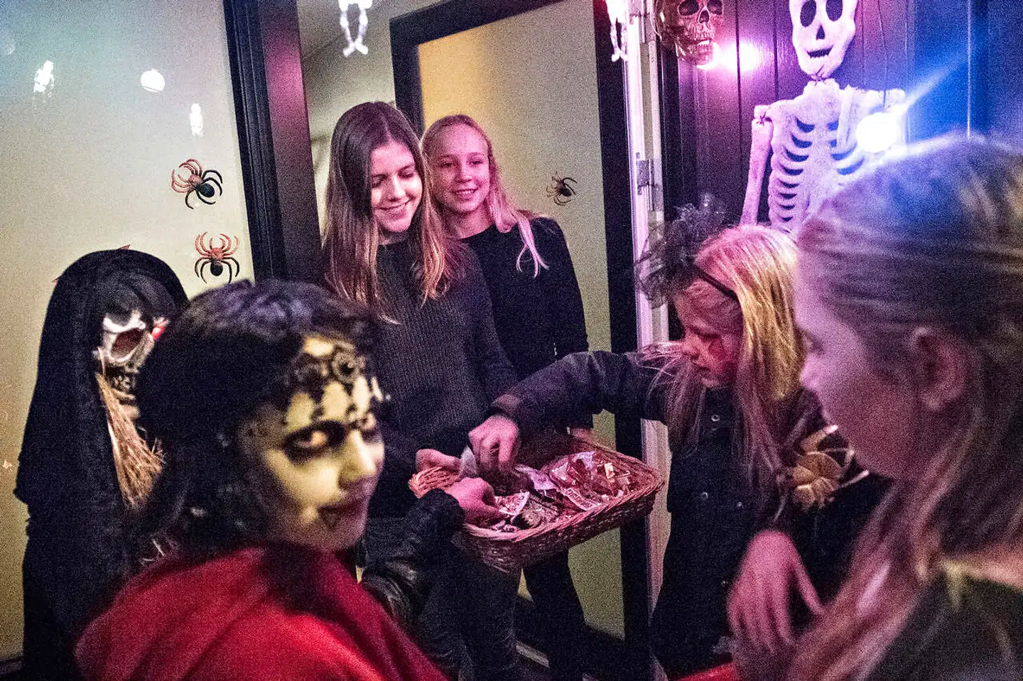 Det er blandt andet på grund af 'trick or treat', at danskerne køber slik i store mængder op til Halloween.