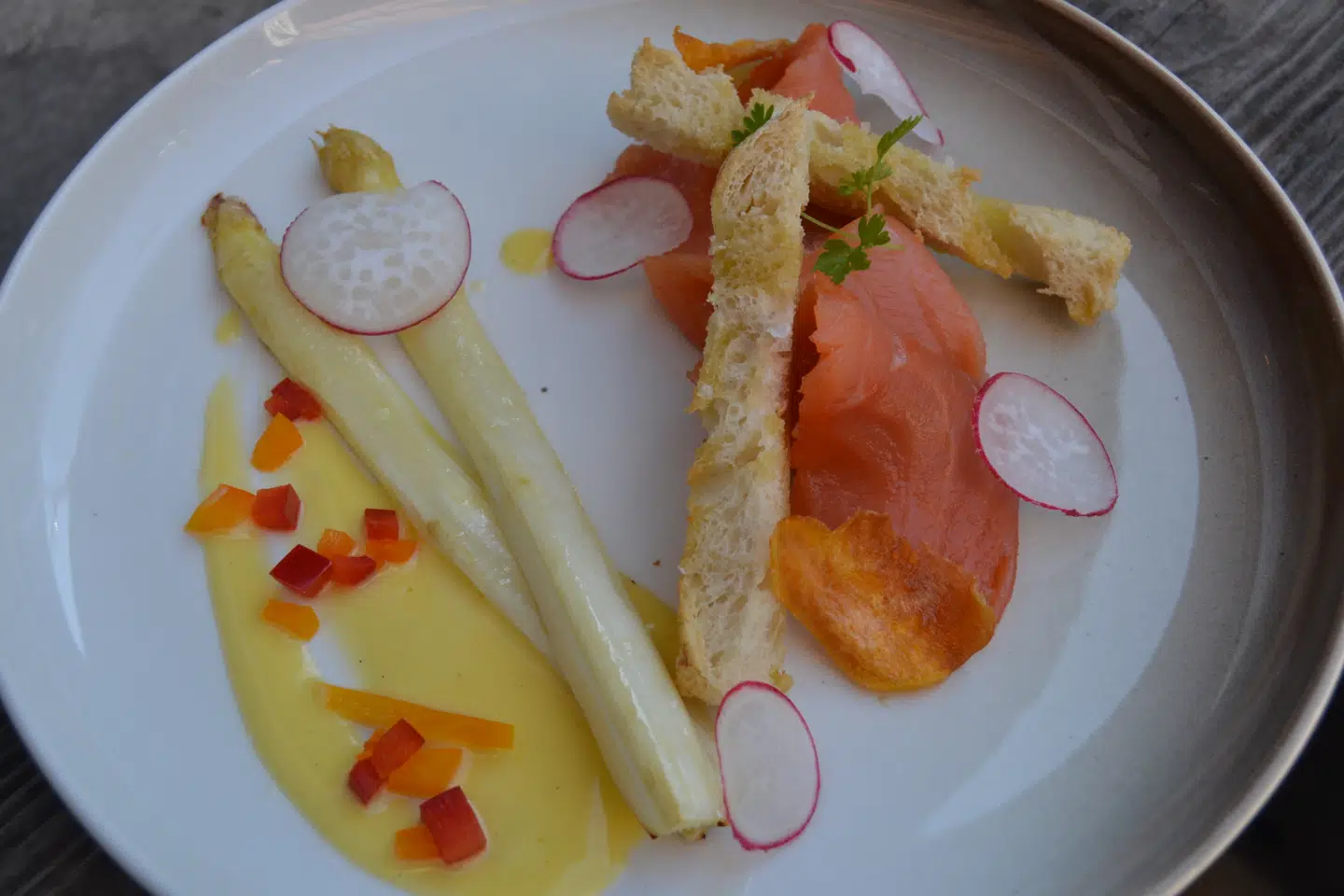 I Mathallen ved det omdannede industrikompleks Vulkan kan man bl.a. nyde fortrinlig fisk og skaldyr til frokost.