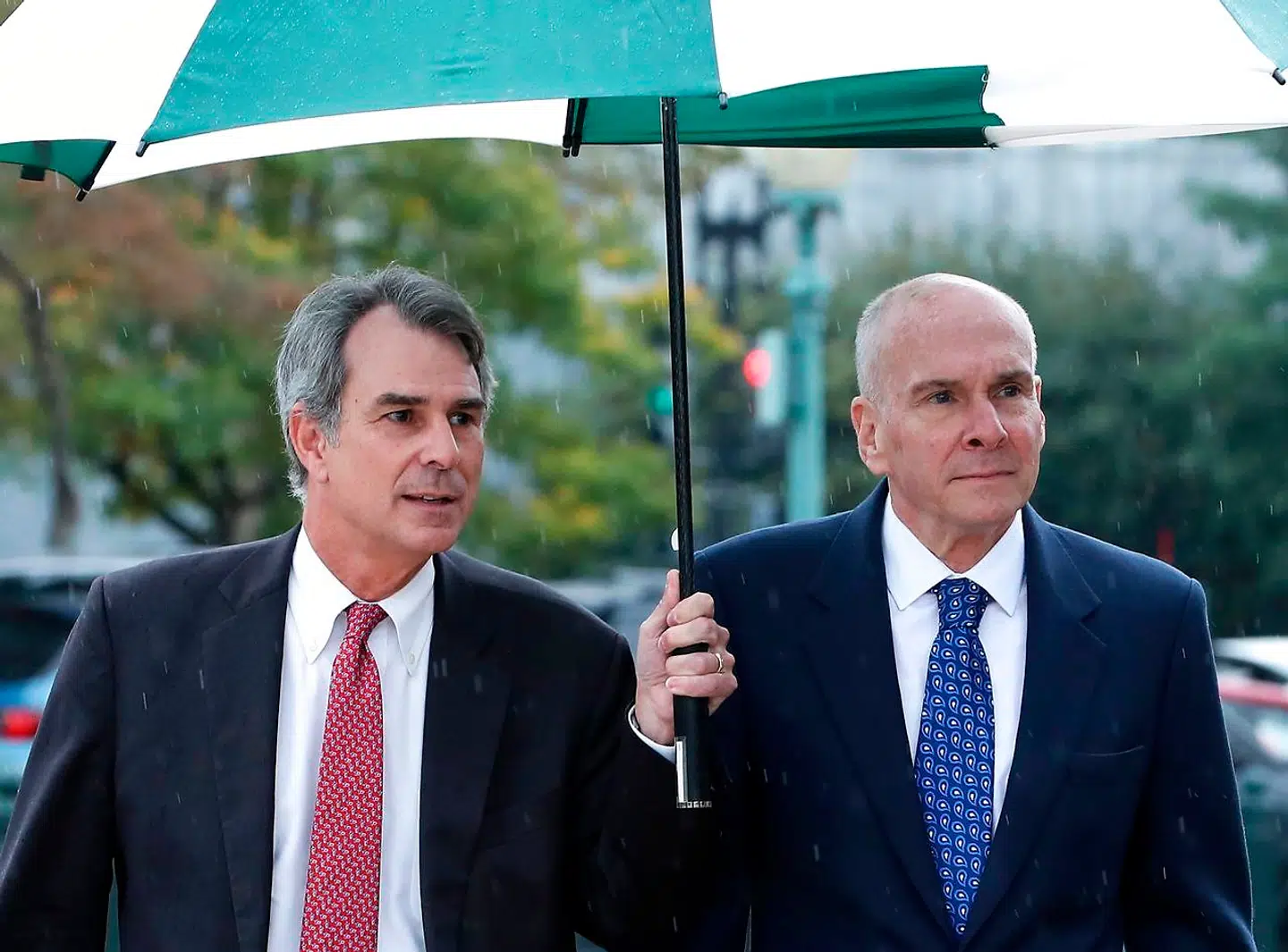 Michael McKinley (th.) var for få uger siden chef-rådgiver for USA's udenrigsminister, Mike Pompeo. Nu er karriere-diplomaten ét af de vigtige vidner imod præsident Donald Trump.