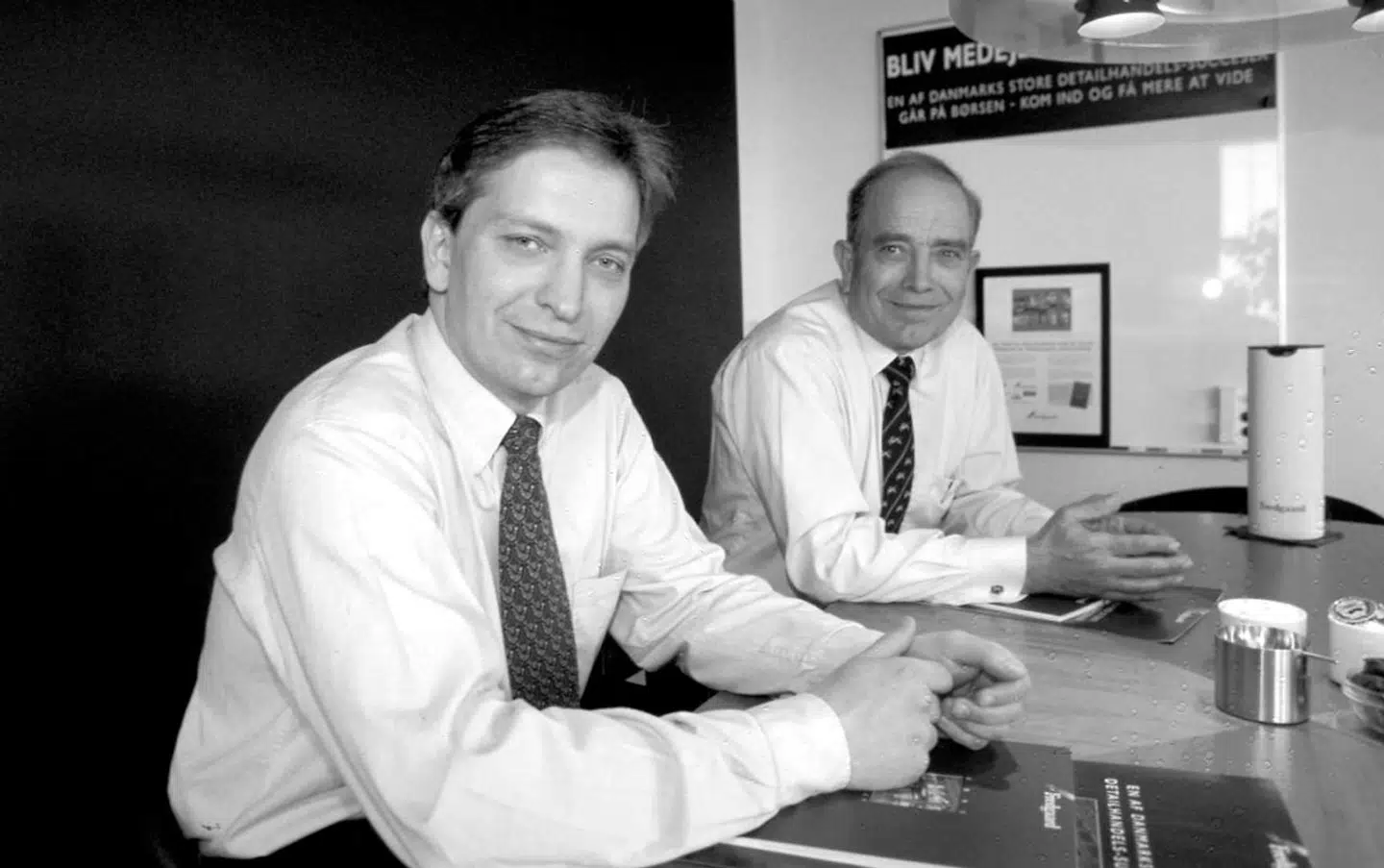 Adm. direktør Michael Kjær og bestyrelsesformand Paul Kjær i Fredgård Radio