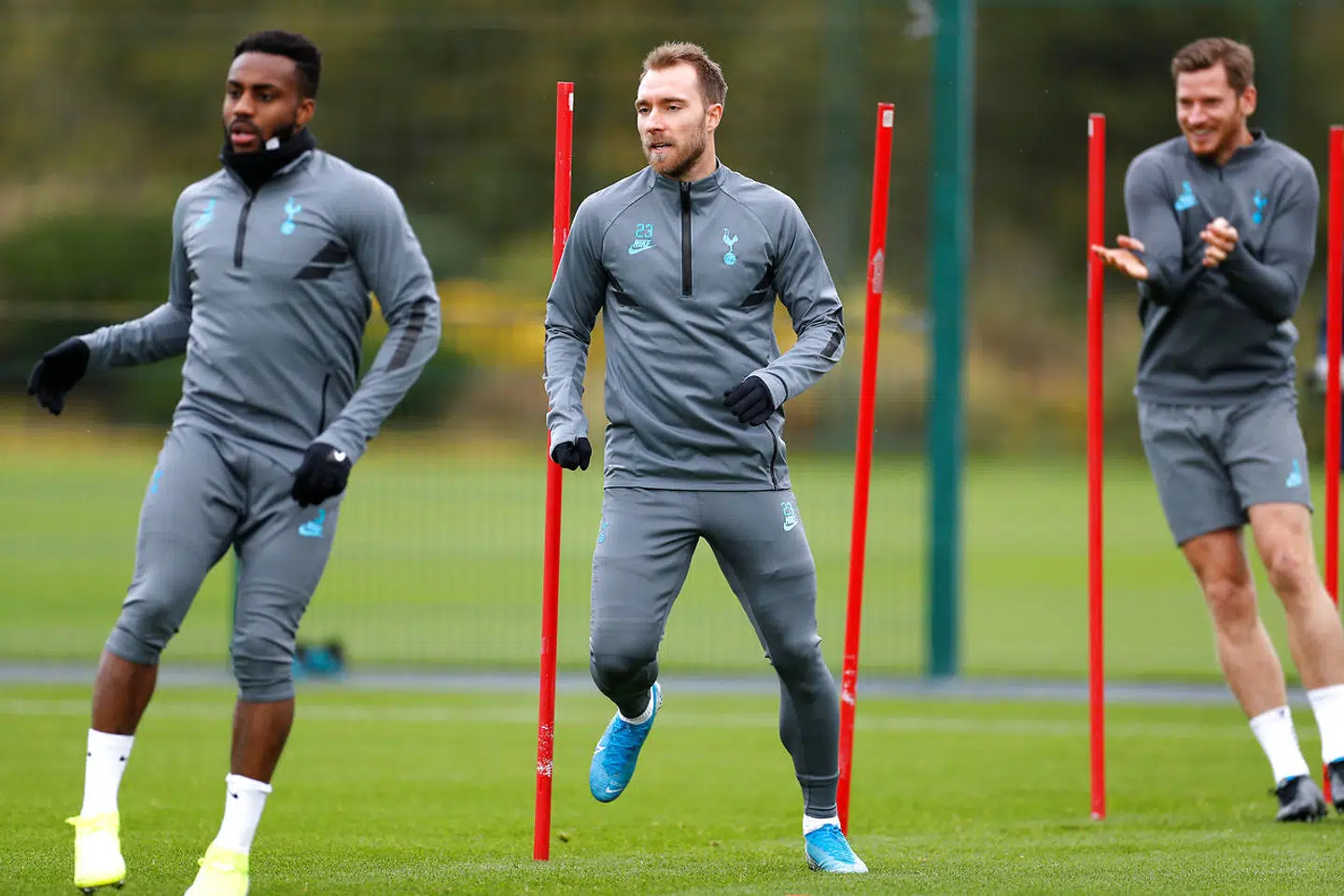 Christian Eriksen fanget under mandagens træning, hvor han med holdkammeraterne forbereder sig til tirsdages Champions League-kamp mod Røde Stjerne.