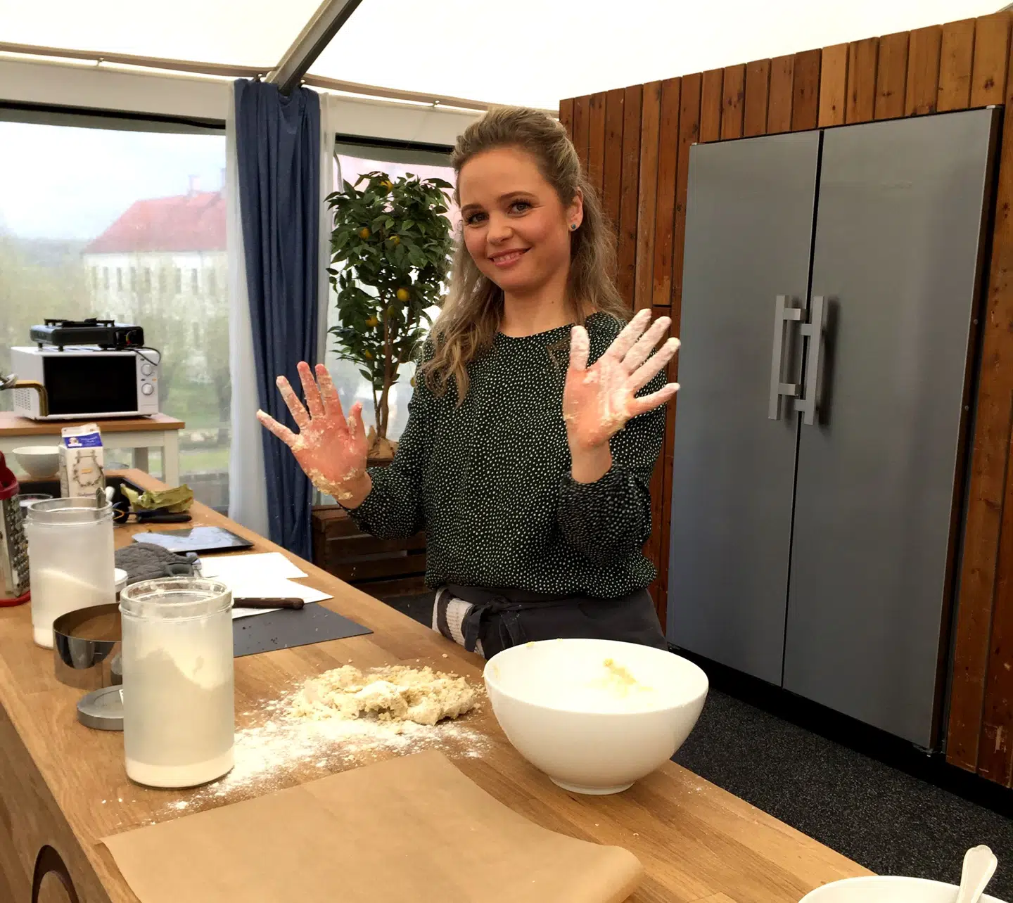 »Jeg har aldrig bagt strudel, men har spist det masser af gange. Det er sådan noget rigtig skitursmad, hvor man holder ind ved en lille hytte og får en kop te med sprut i og en strudel. Det smager da skønt,« siger Louise Jensen.