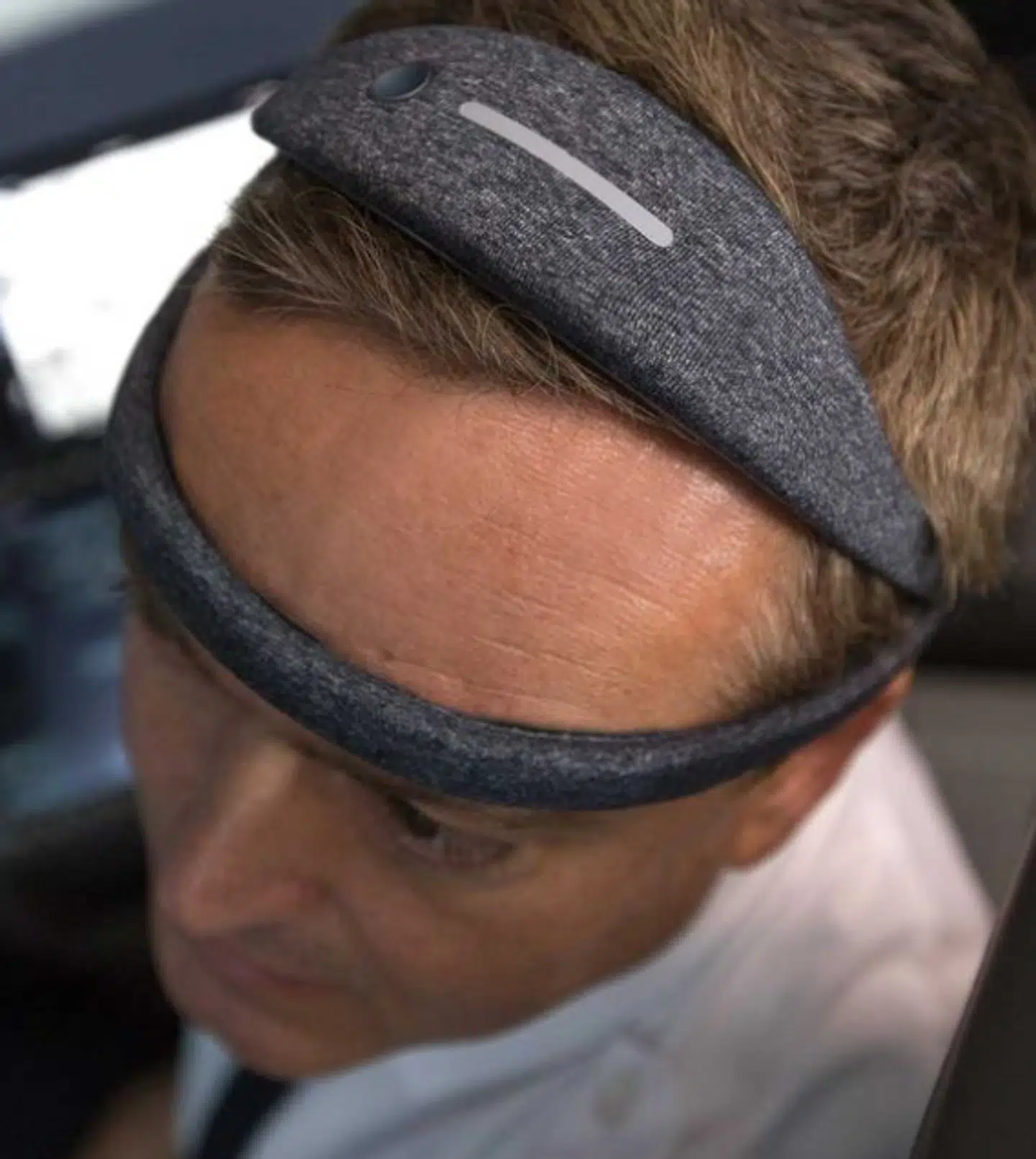 Her ses piloten med måleudstyret tæt på.