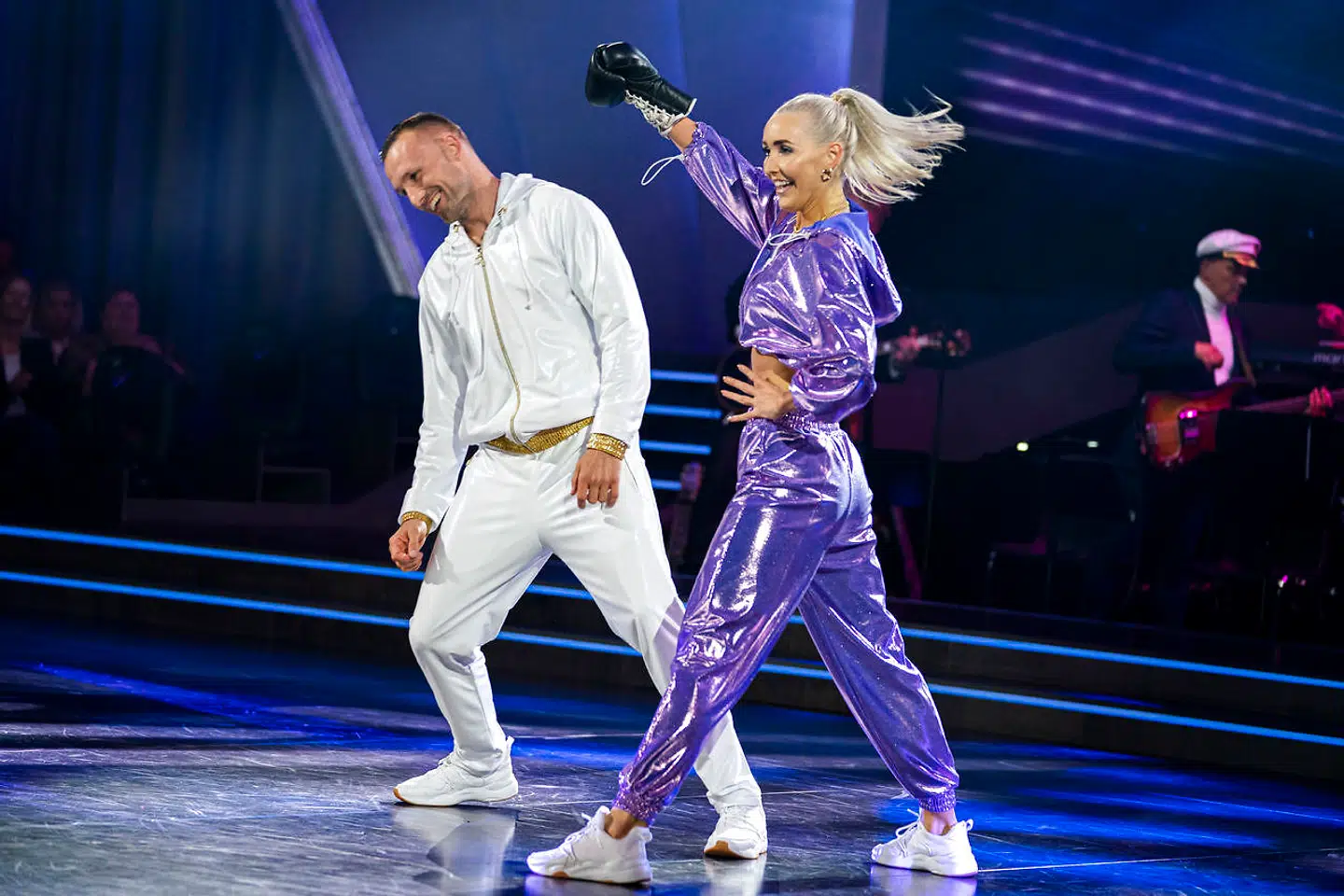 Mikkel Kessler og Mille Funk når lige at danse i 'Vild med dans', før den tidligere bokser må videre. (Foto: Martin Sylvest/Ritzau Scanpix)