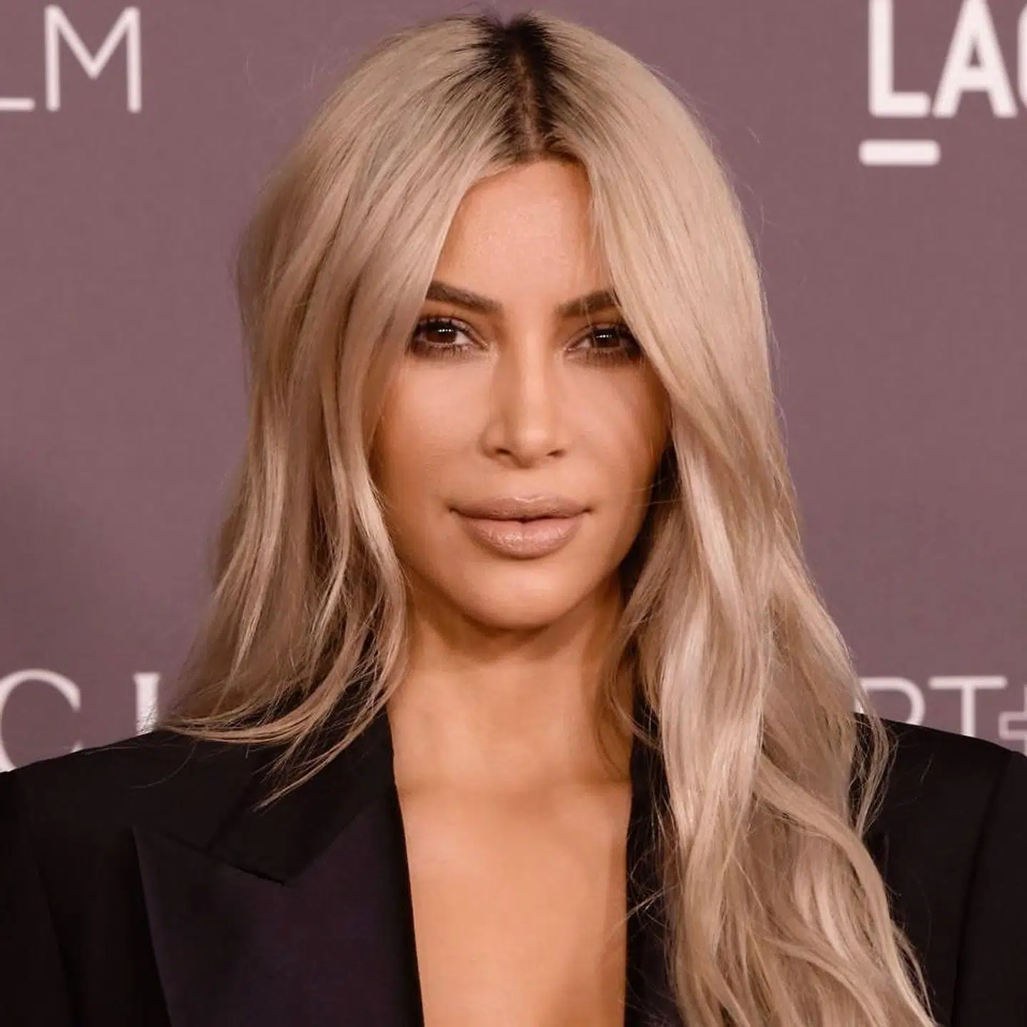 Kim Kardashian West er en af de faste deltagere ved Kanye Wests søndagsgudstjenester.