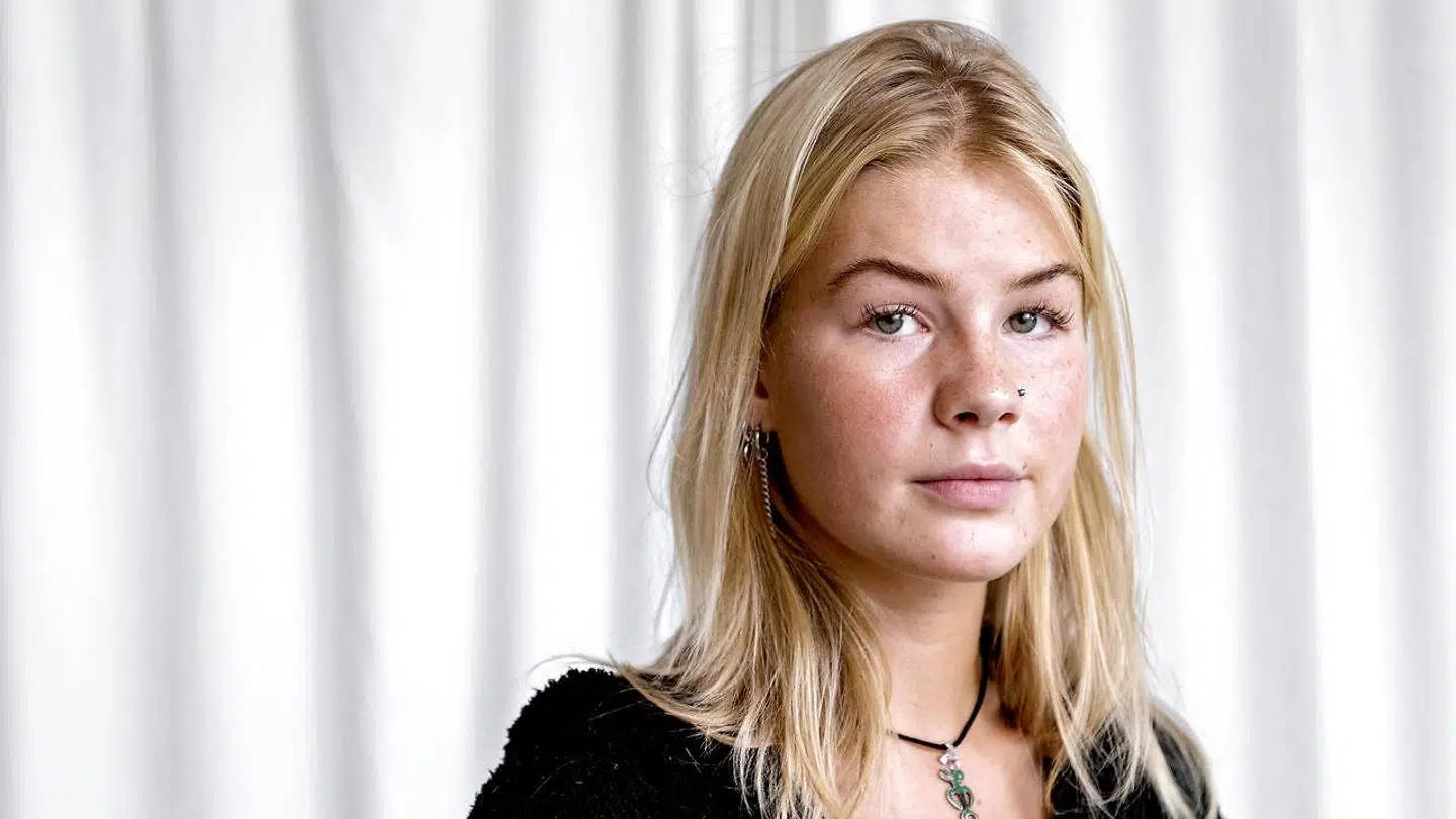 Anja blev udsat for ubehagelige ritualer i forbindelse med intro-forløbet på Rungsted Gymnasium. I dag går Anja på Det Frie Gymnasium i København, hvor hun trives uden presset for at passe ind.