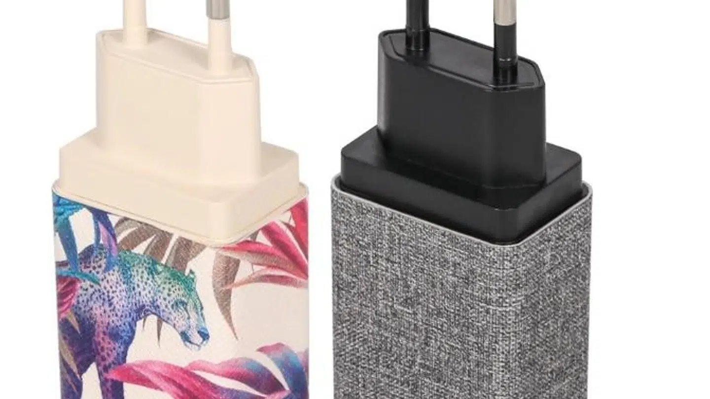 Disse mobilopladere er solgt i Netto. De bliver nu tilbagekaldt af virksomheden, da de kan give stød.