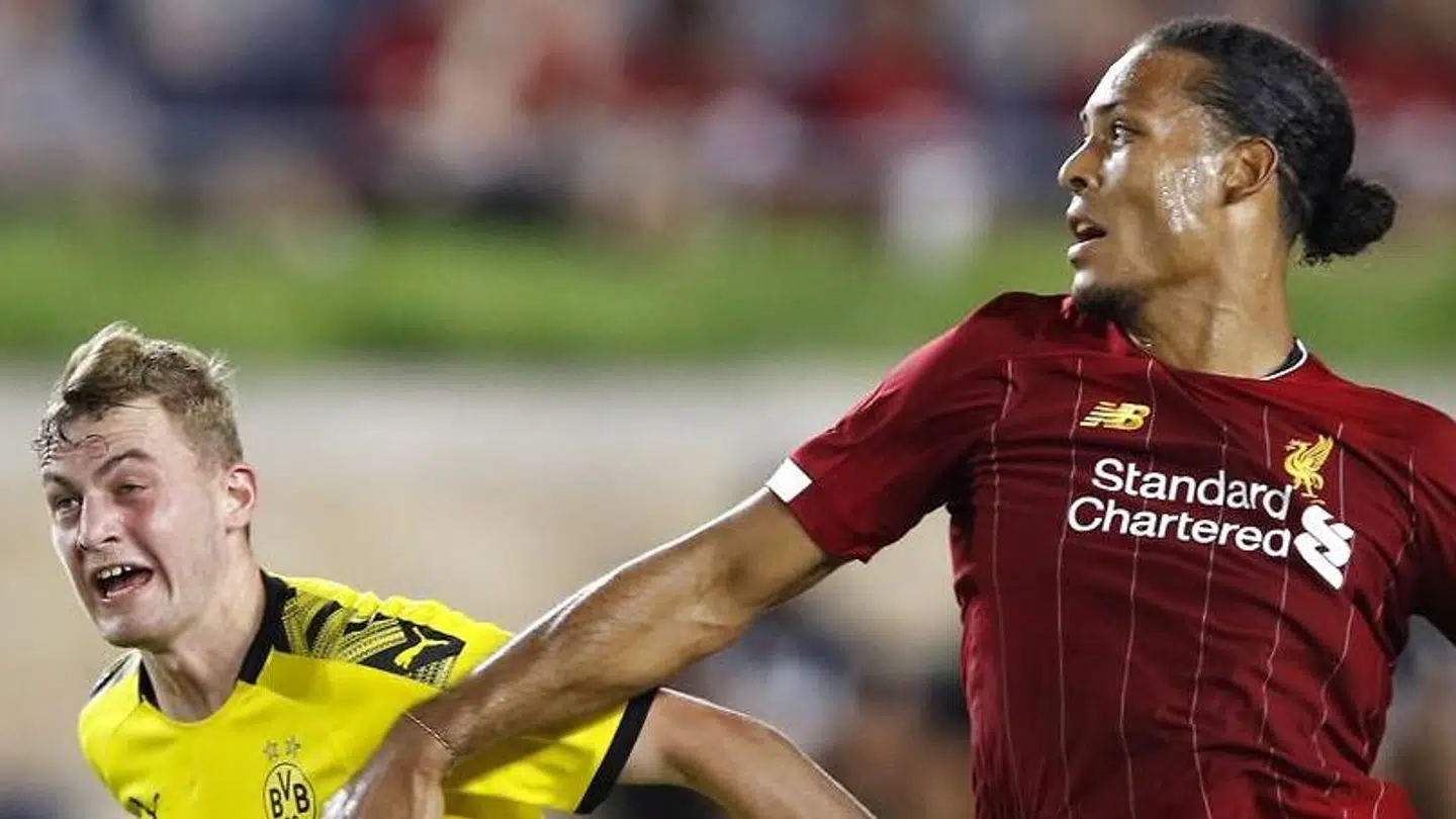 Jacob Bruun Larsen, til venstre, i aktion for Bundesliga-klubben Borussia Dortmund.