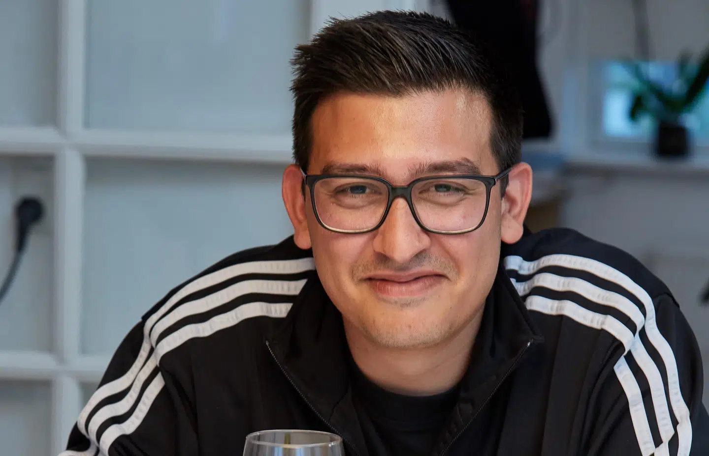 Daniel Sørensen er tirsdag aften vært i 'Til middag hos.
