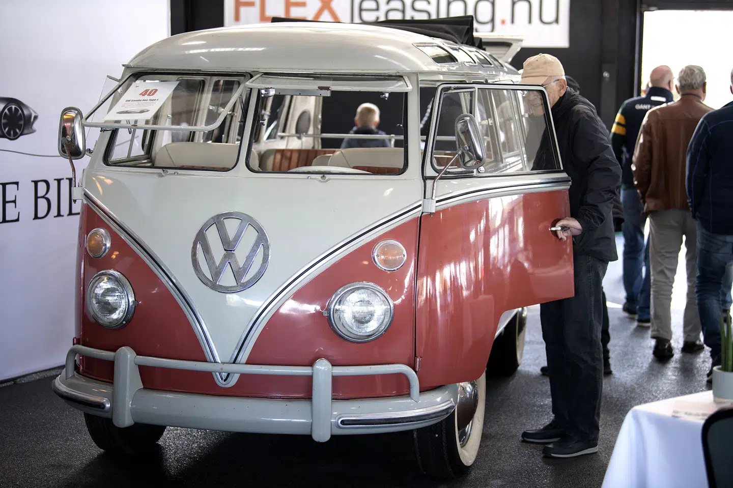 41 biler var til salg på en auktion søndag eftermiddag i Kolding. Søren Gylling/Ritzau Scanpix