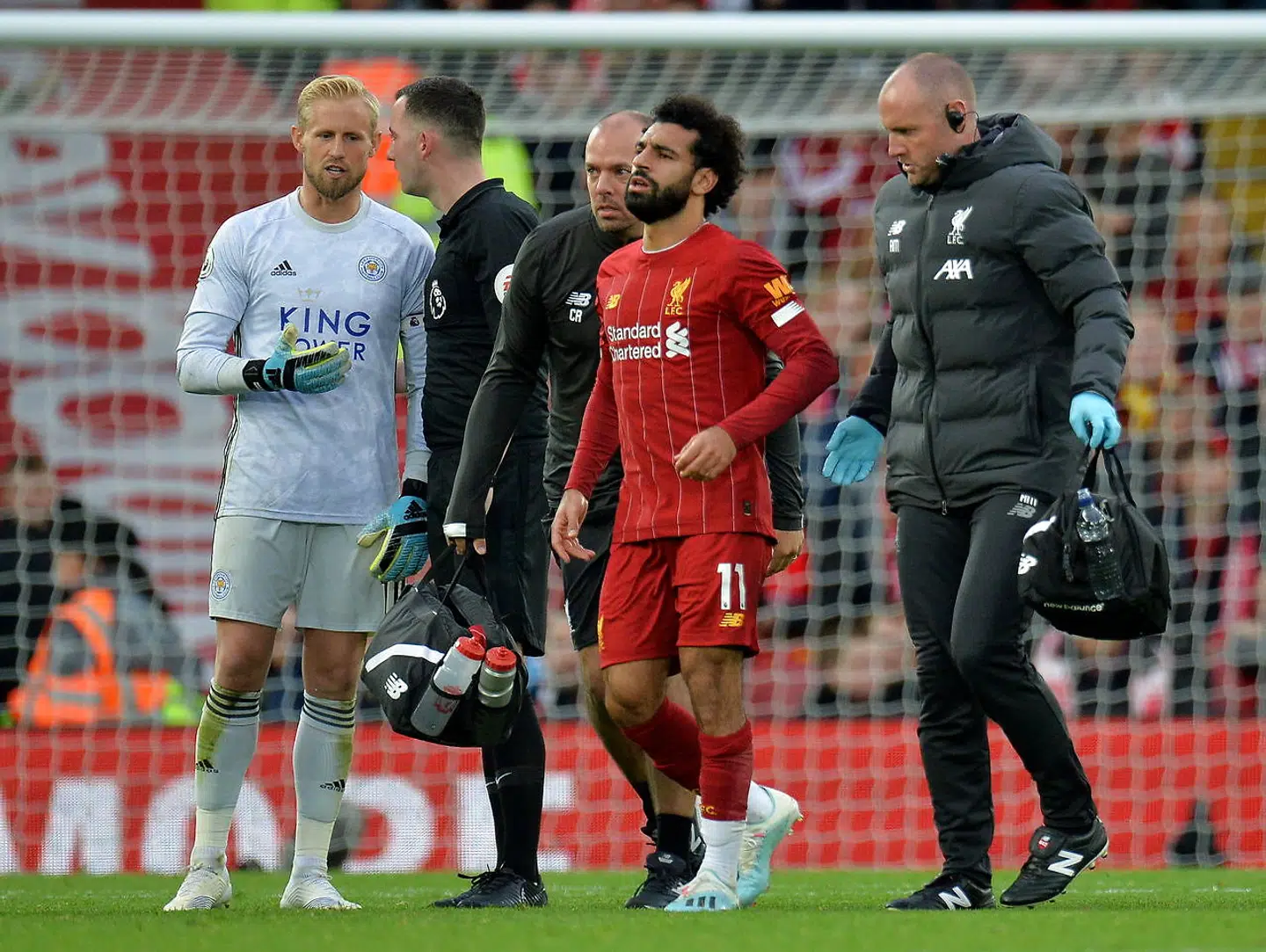 Mohamed Salah humper fra banen.